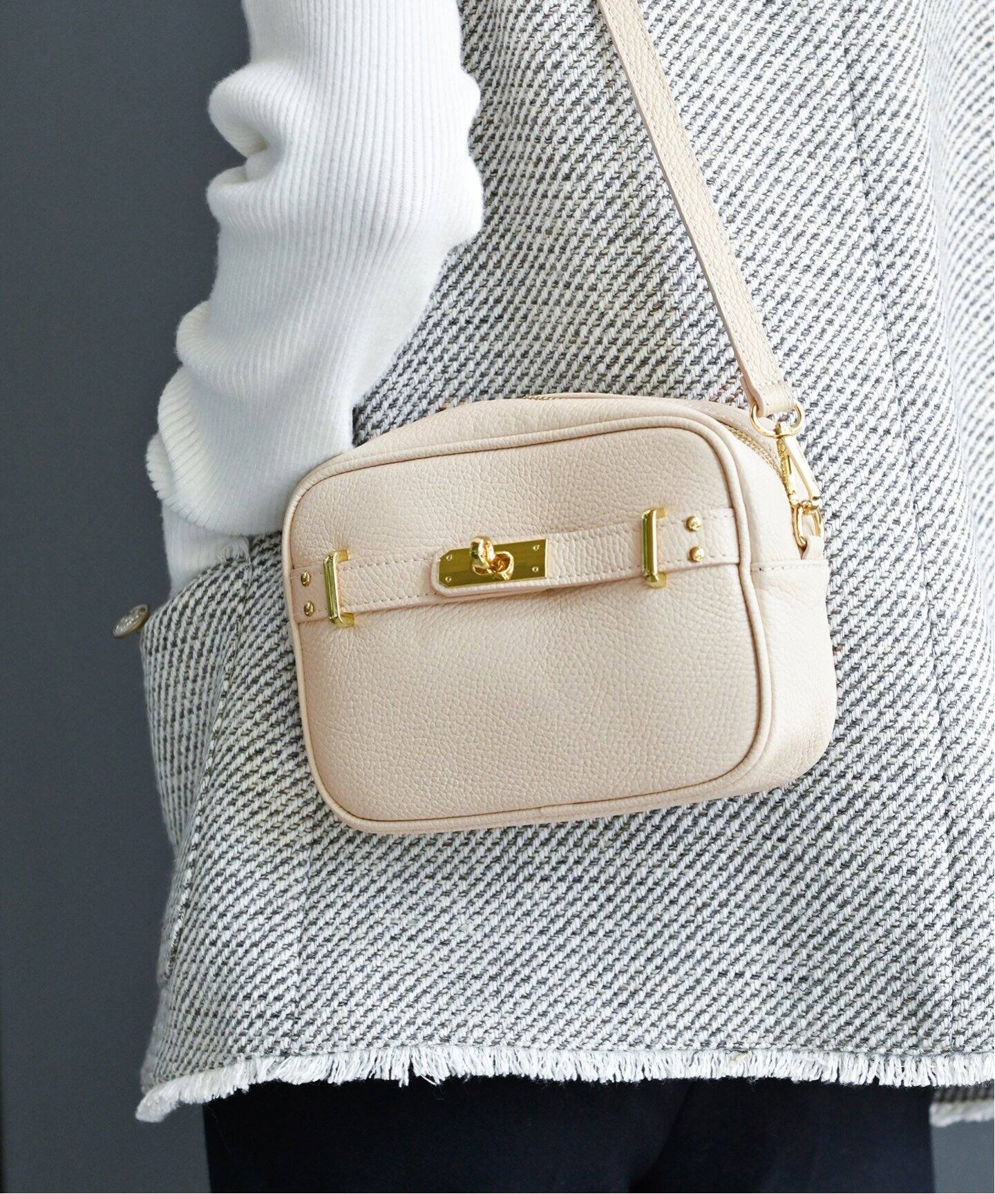 AULENTTI/オウレンティ】金具スクエアBAG（ショルダーバッグ）｜B.C 