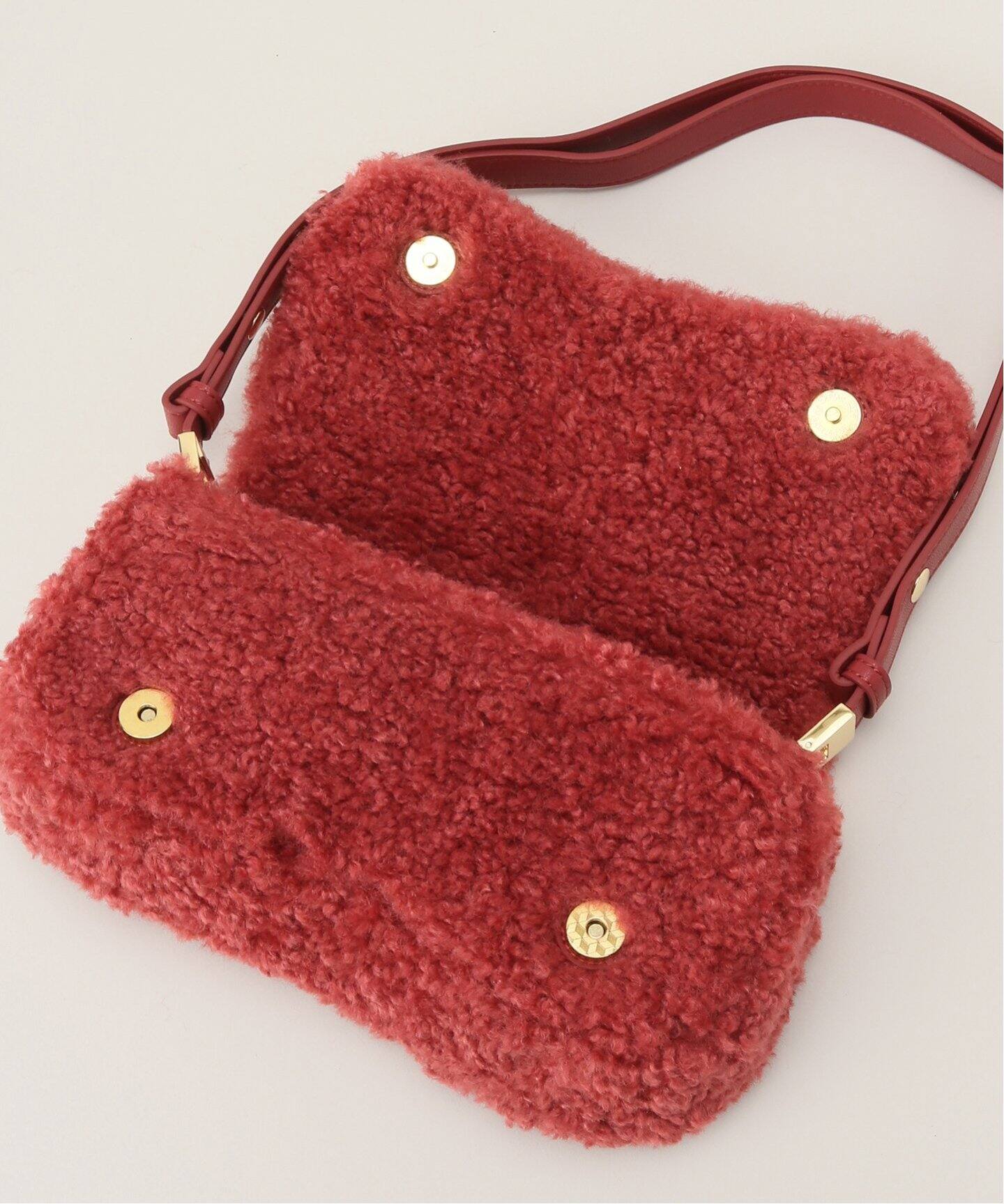 JWPEI Fluffy フラットサンダル 羽 カジュアル fluffyコレクション - JW PEI Japan Official