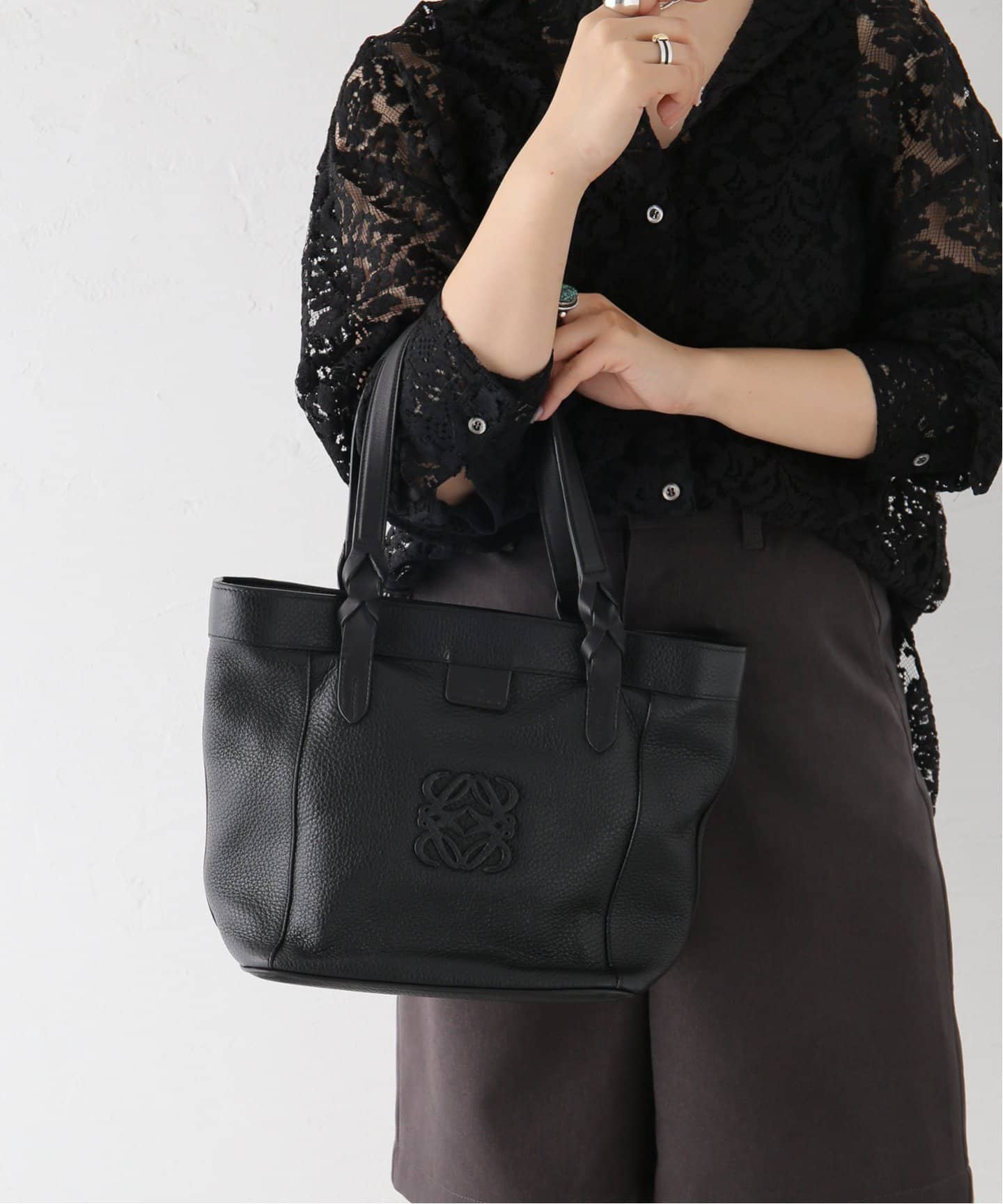 楽天市場】ロエベ フスタトート ブラック レザー バッグ LOEWE