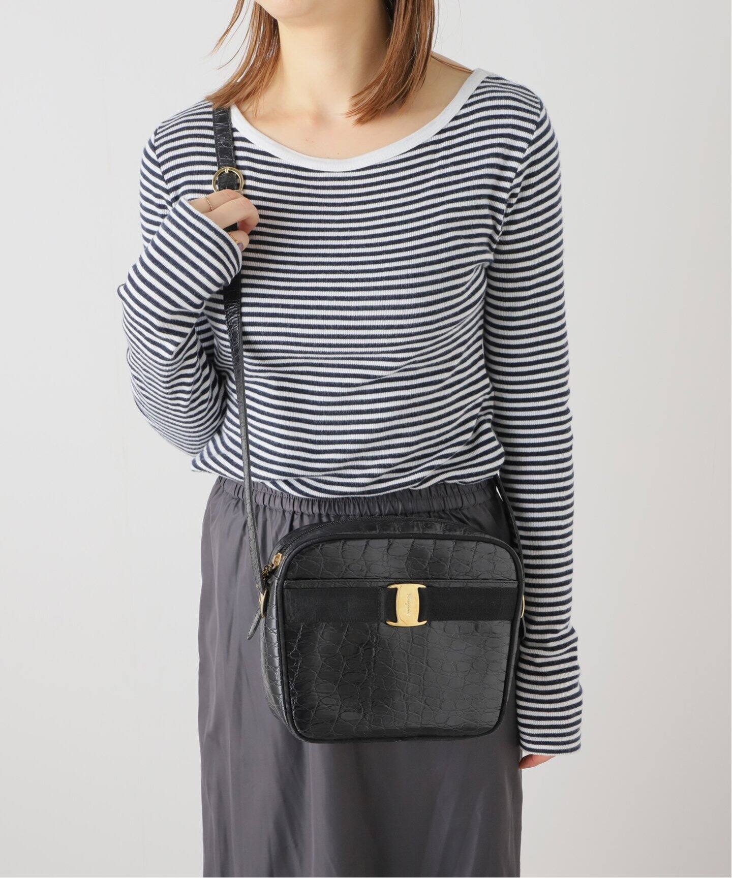 VINTAGE FERRAGAMO/フェラガモ】 Vara ショルダーバッグ（ショルダー 
