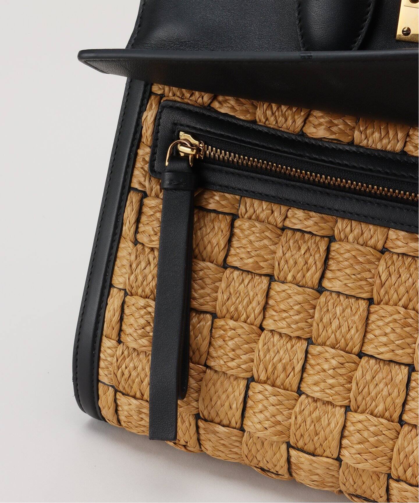 FERRAGAMO/フェラガモ】Studio bag（ショルダーバッグ