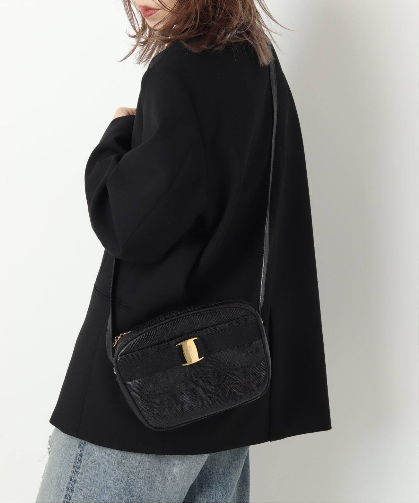 VINTAGE FERRAGAMO/フェラガモ】 Vara ショルダーバッグ 20  