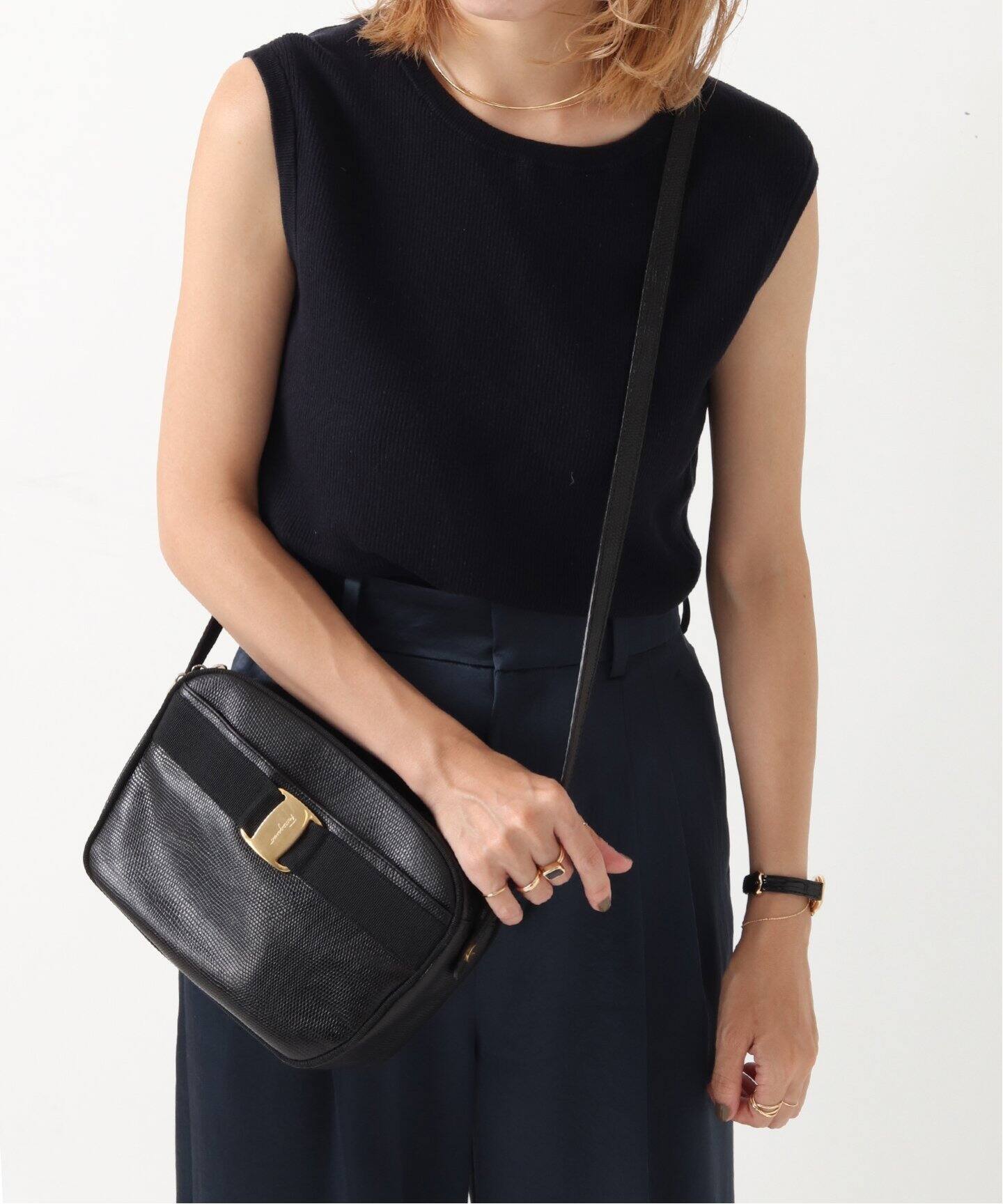 VINTAGE FERRAGAMO/フェラガモ】Vara ショルダーバッグ 21（ショルダー  