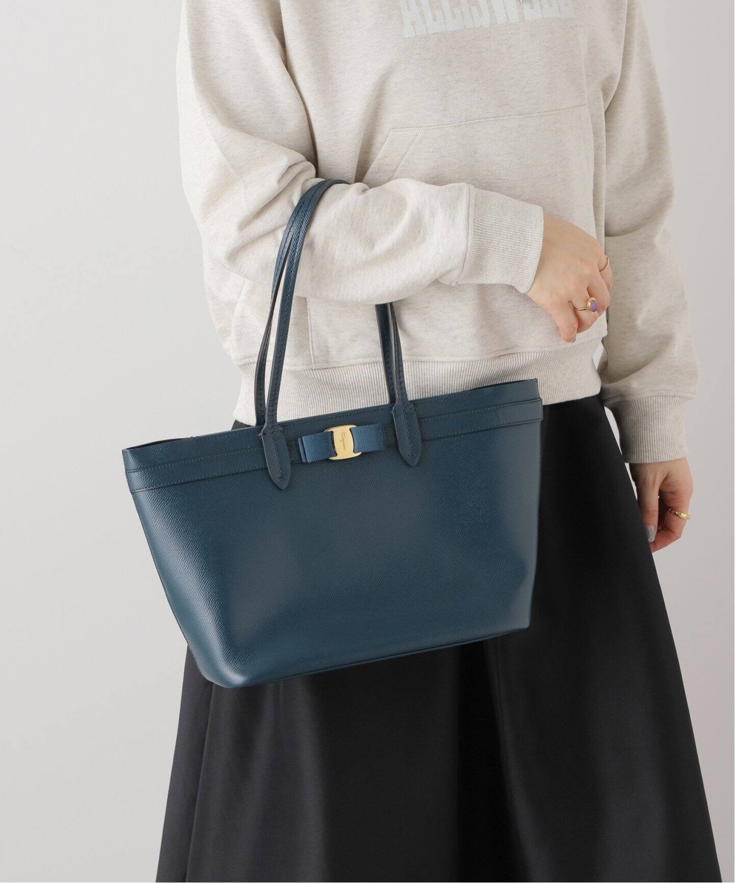 VINTAGE FERRAGAMO/フェラガモ】 Vara トートバッグ（トートバッグ  