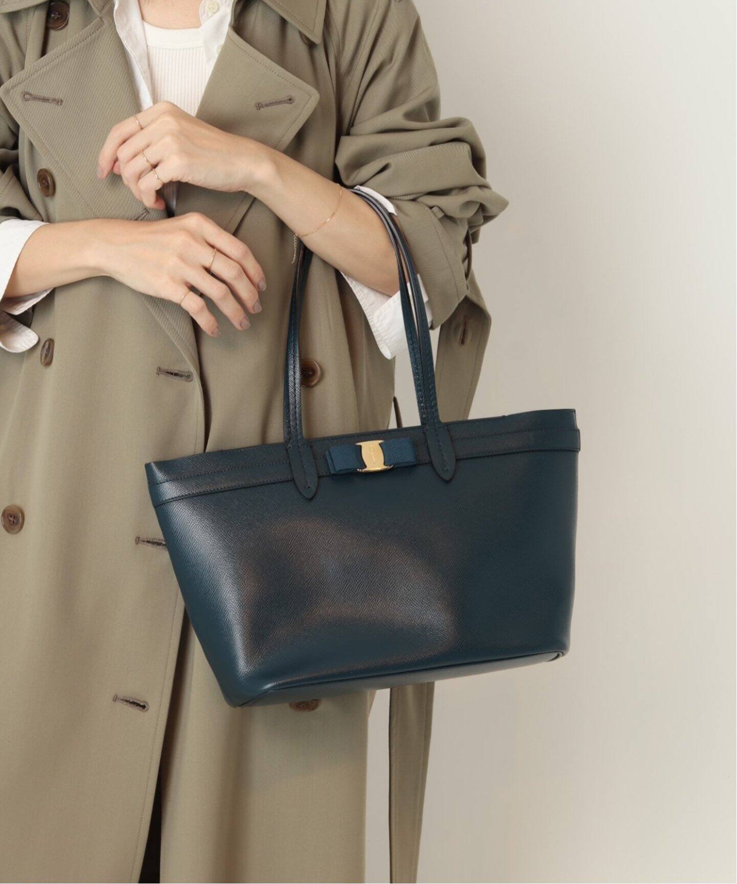 VINTAGE FERRAGAMO/フェラガモ】 Vara トートバッグ（トートバッグ  