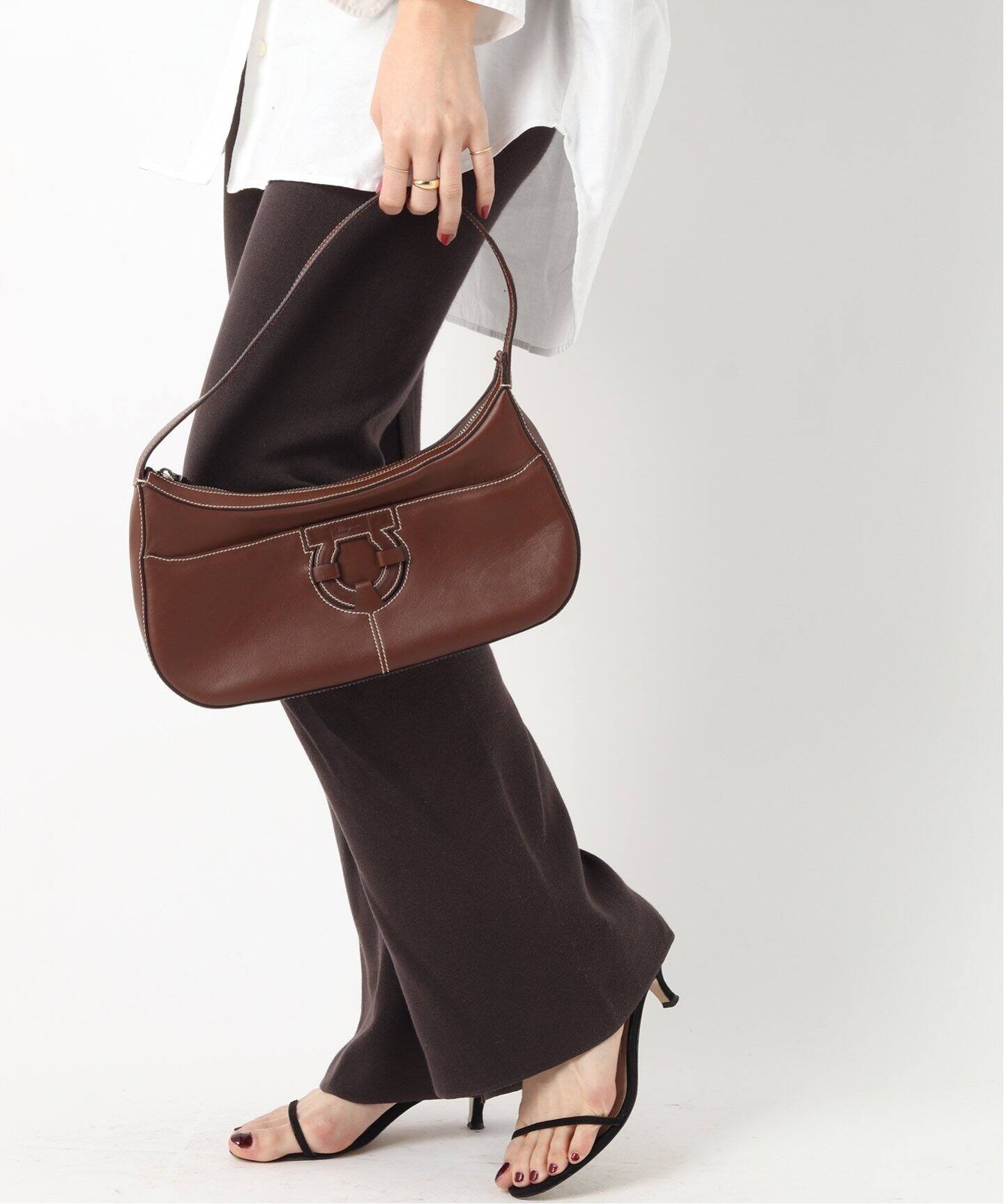 VINTAGE FERRAGAMO Gantini セミショルダーバッグ（ショルダーバッグ 