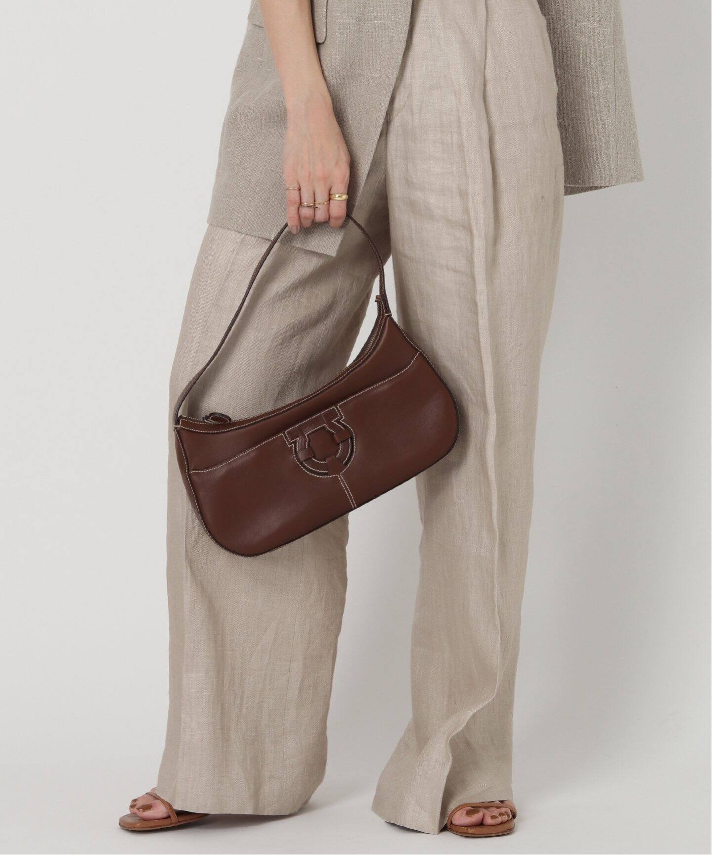 VINTAGE FERRAGAMO Gantini セミショルダーバッグ（ショルダーバッグ 
