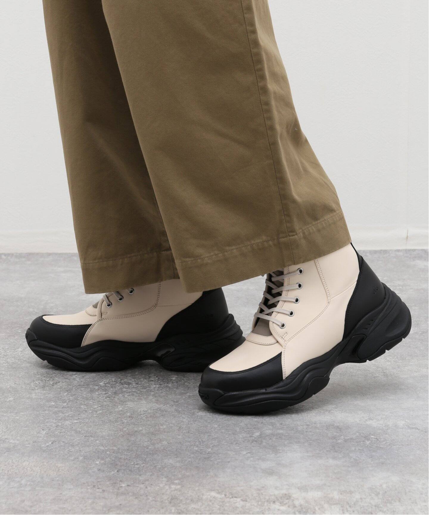 OAO:23C-1A11AR1-BEIGE:FLARE（スニーカー）｜BOICE FROM BAYCREW