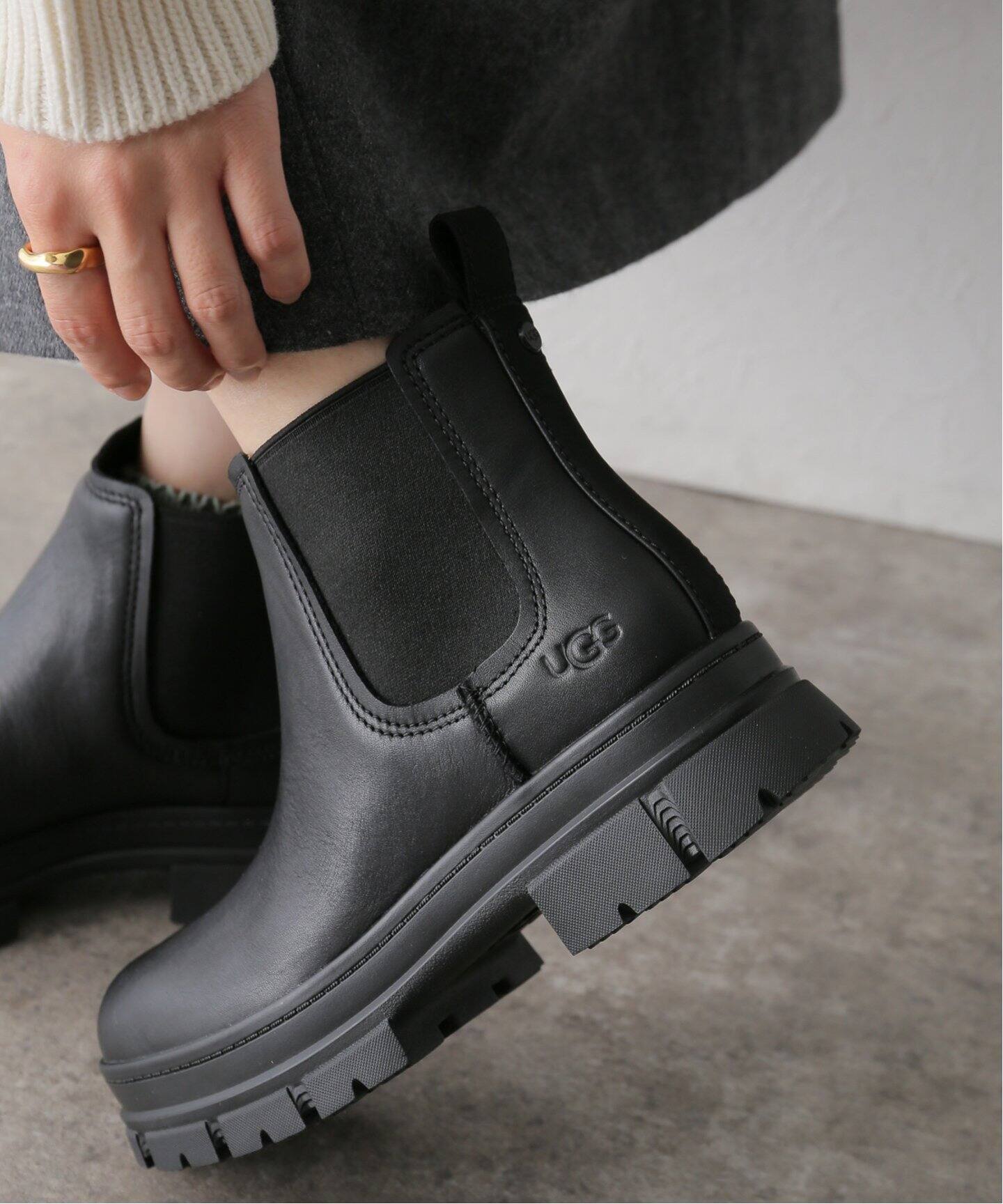 黒 早けれ レザー テキスタイル ムートンブーツ 