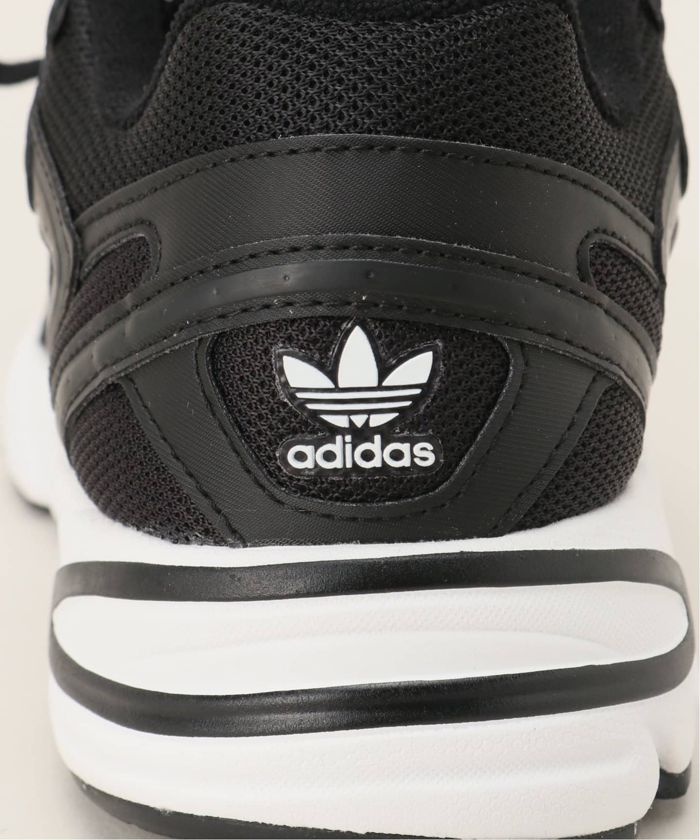 adidas レッグウォーマー adidas / アディダス】ASTIR W（スニーカー）｜BOICE FROM