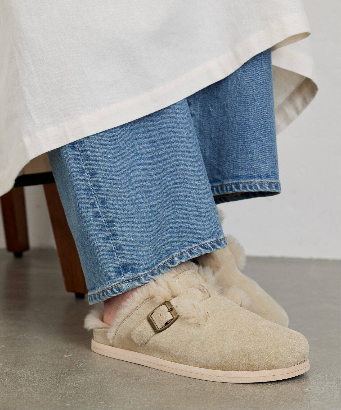 CORSO ROMA 9/コルソローマ】バックル付きファーサンダル（スリッポン  