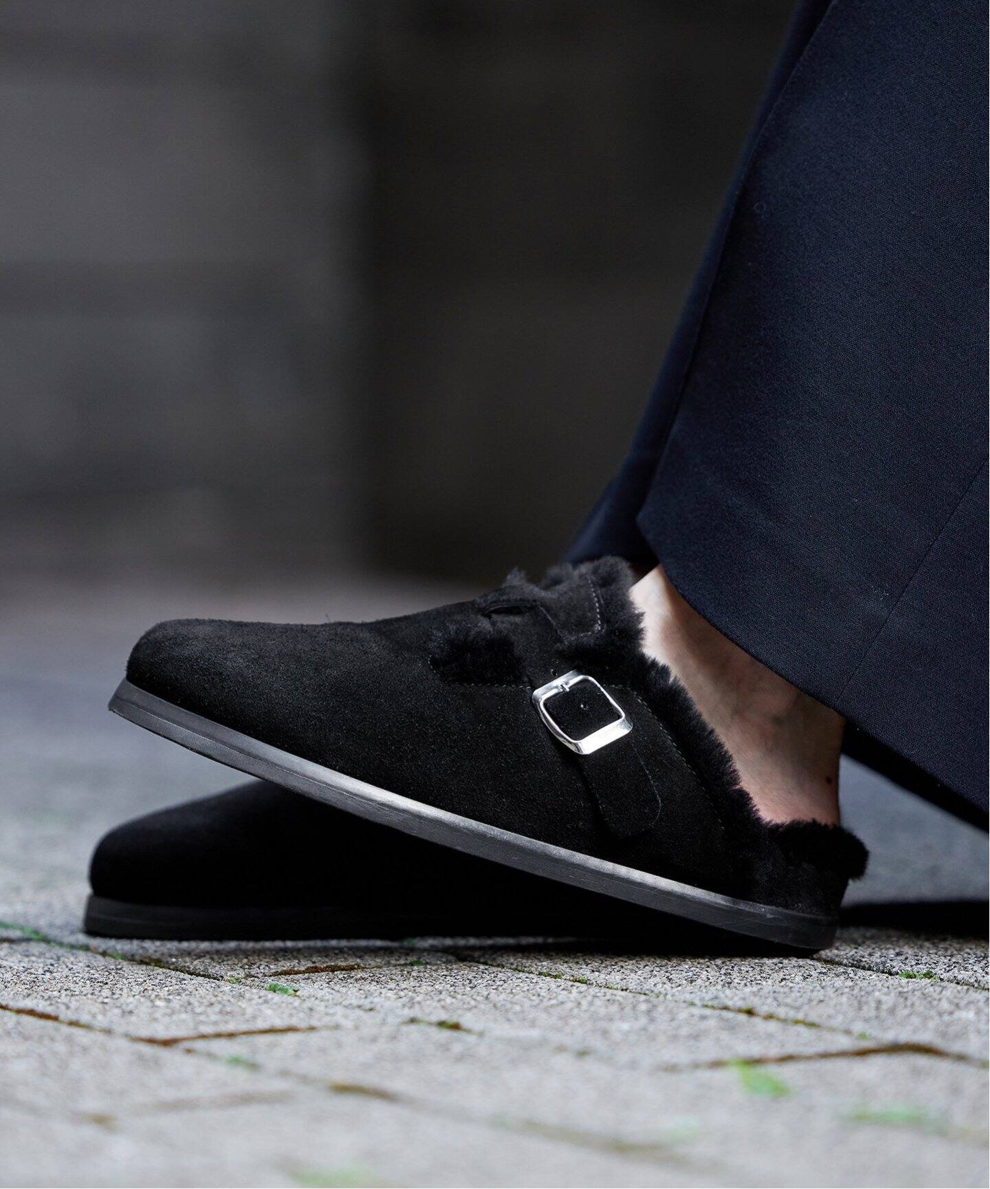 CORSO ROMA 9/コルソローマ】バックル付きファーサンダル（スリッポン  