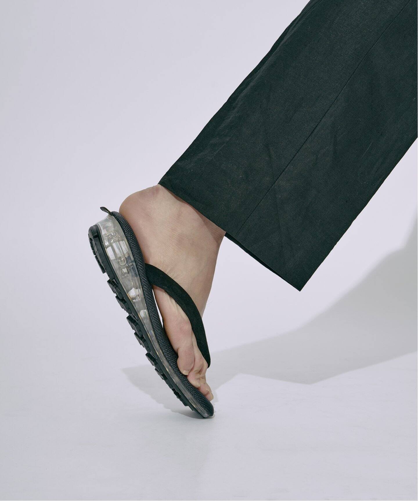 EDIFICE×goyemon】別注 UNDA TSUKI 2.0 TOUGH SUMI（サンダル  