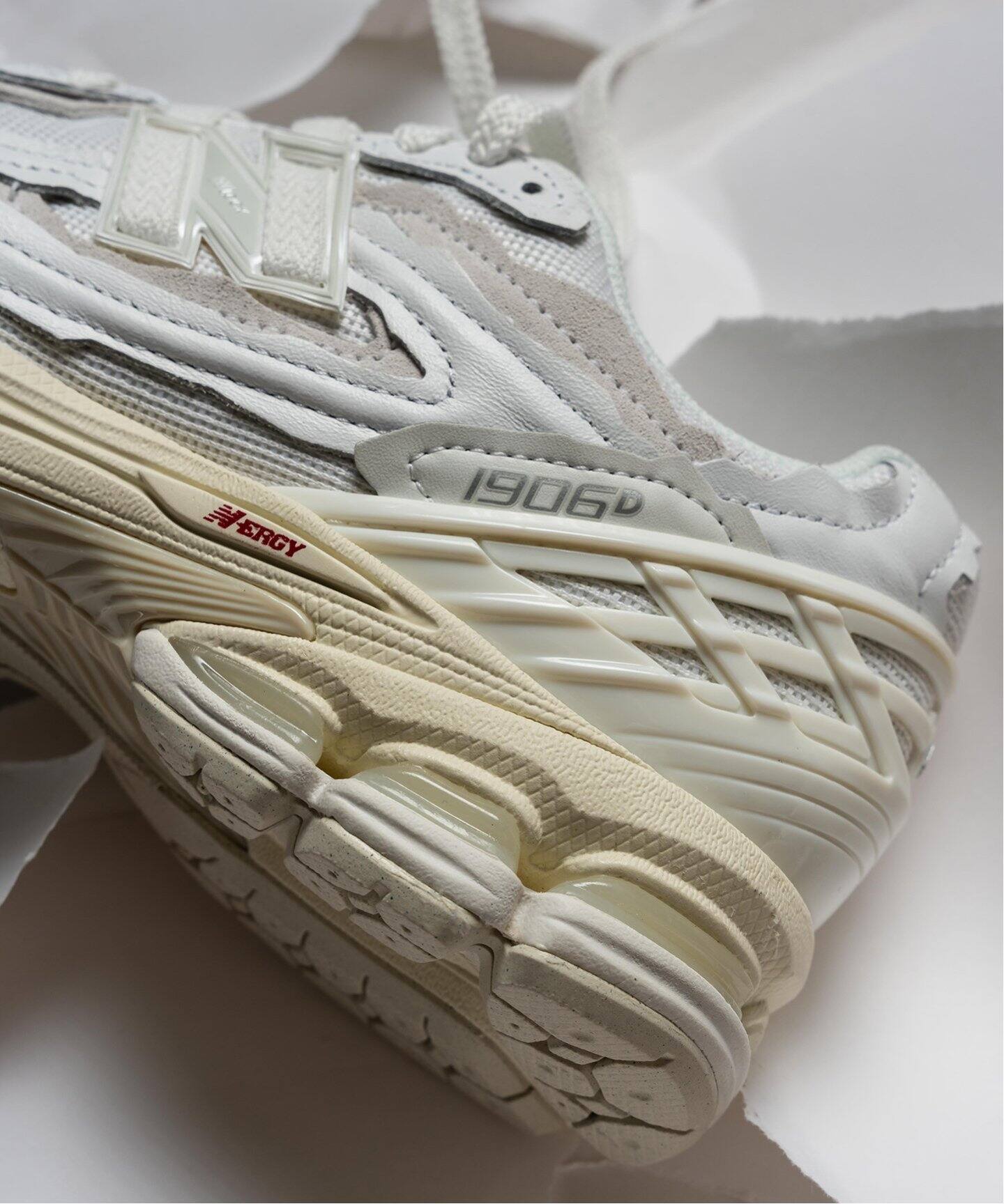 New Balance / ニューバランス】M1906DE（スニーカー）｜EDIFICE 