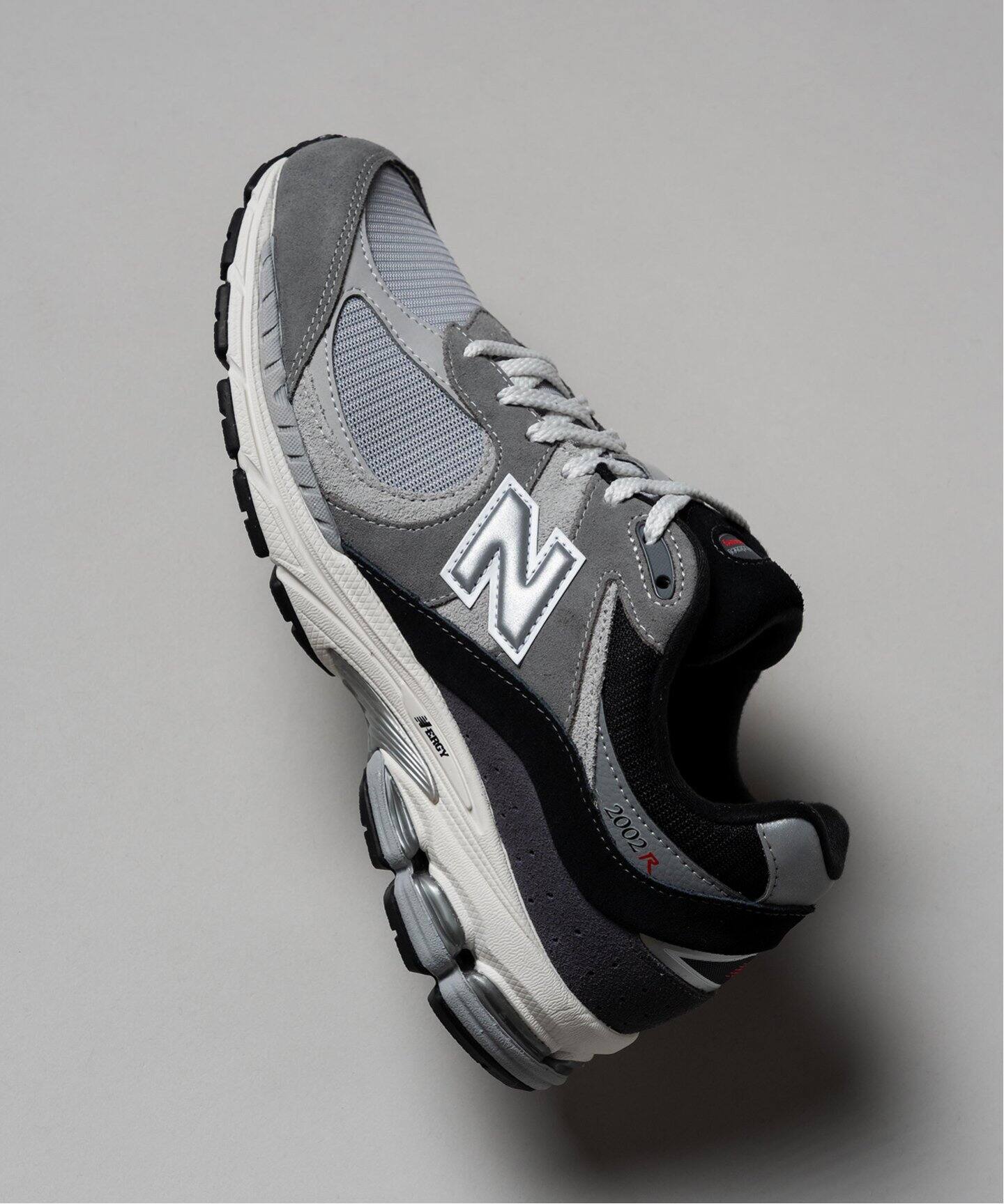 New Balance / ニューバランス】M2002RSG（スニーカー）｜EDIFICE 