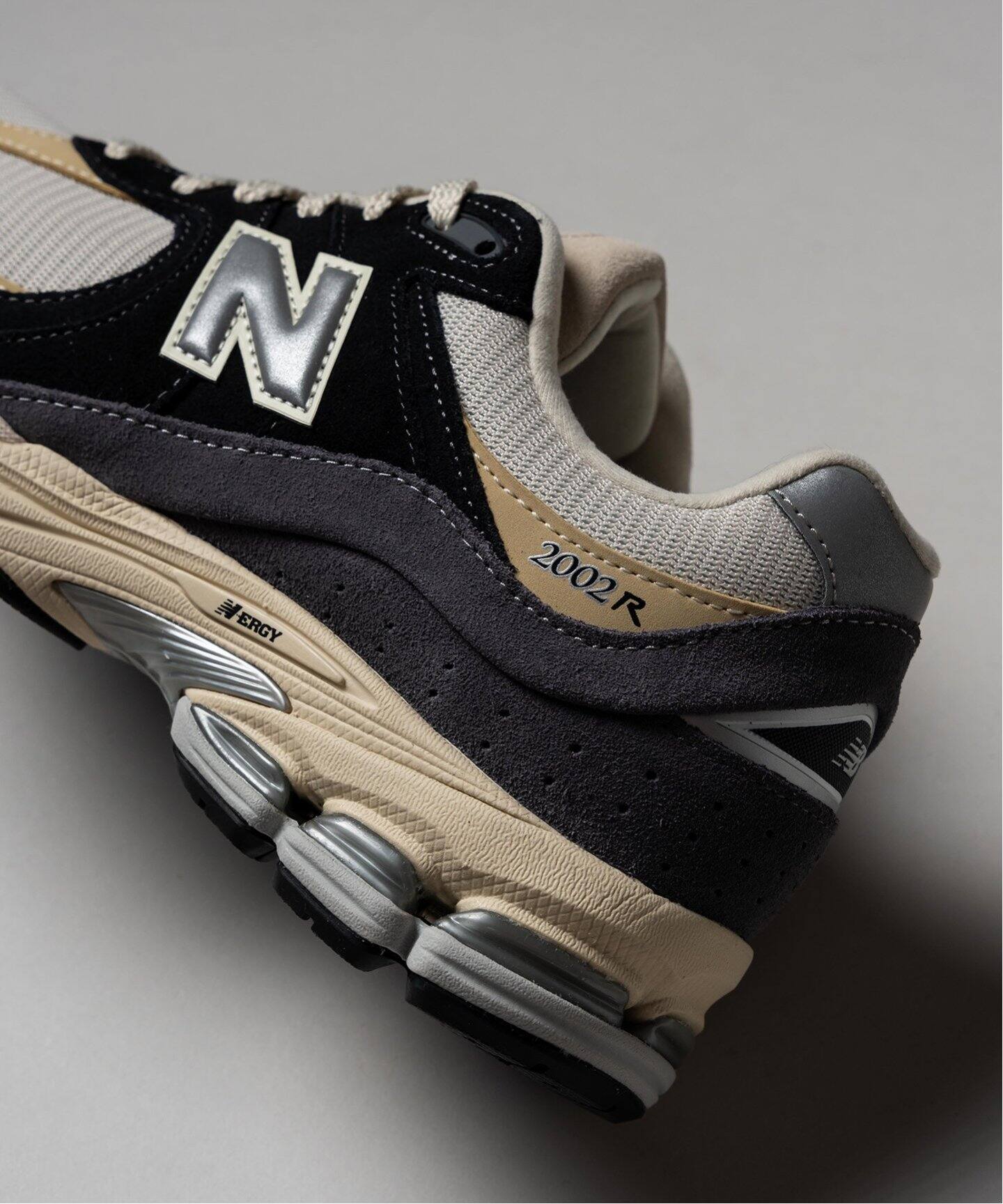 New Balance / ニューバランス】MET24限定 M2002RSH（スニーカー 