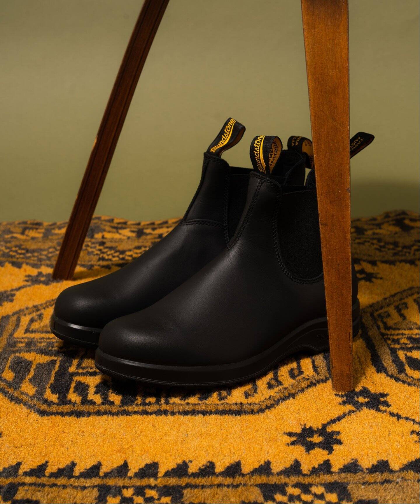 ぴーたんストーンブラック Blundstone / ブランドストーン】 ALL TERRAIN（スニーカー