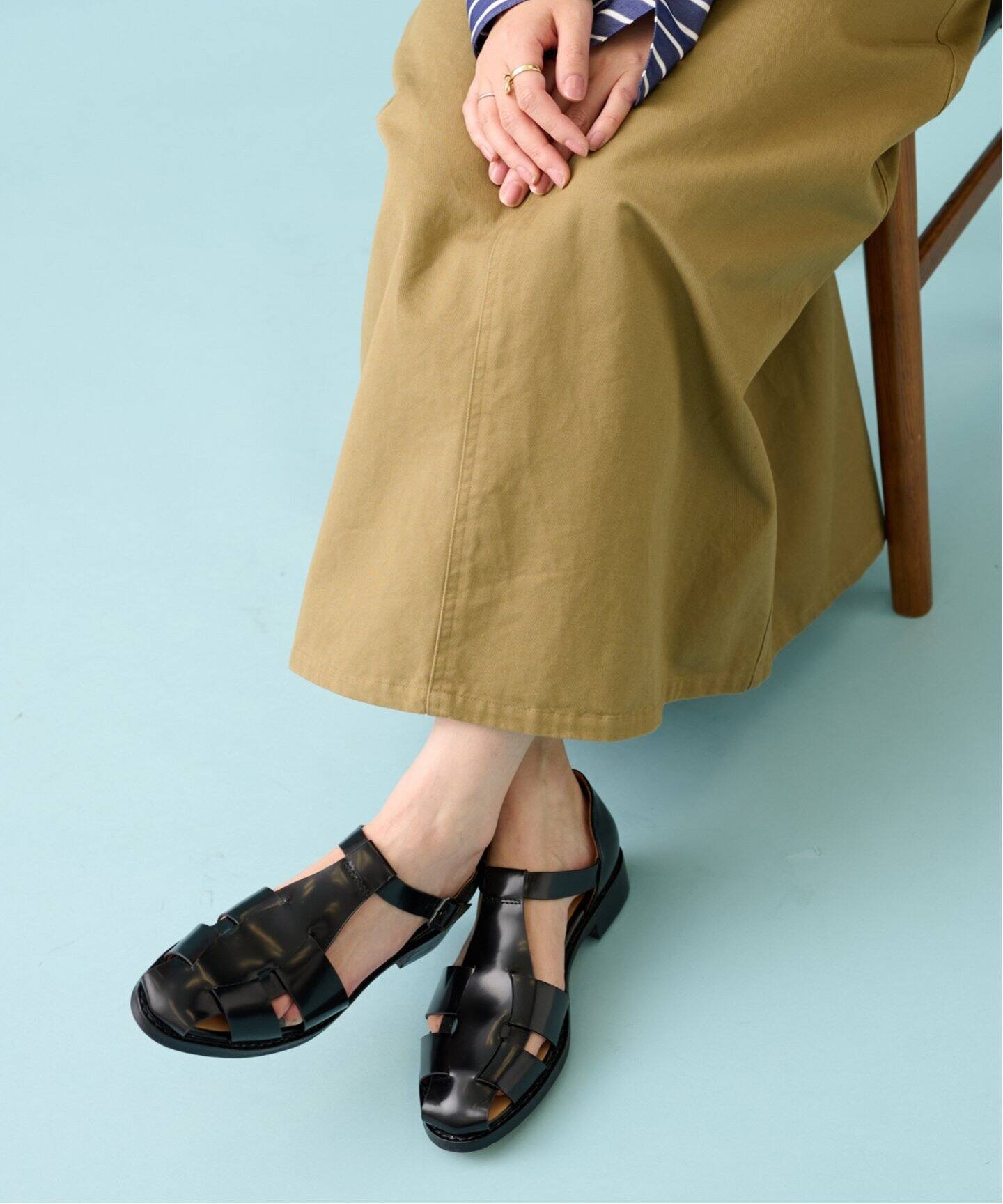 MOHI モヒ 牛革グルカサンダル - サンダル 