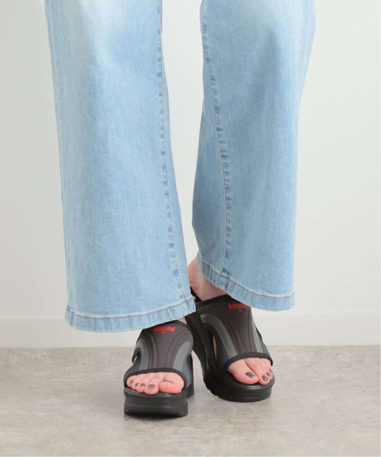 MSCHF/ミスチーフ】 EMBOSSED MULTI-PANEL SLIDES:サンダル（サンダル  