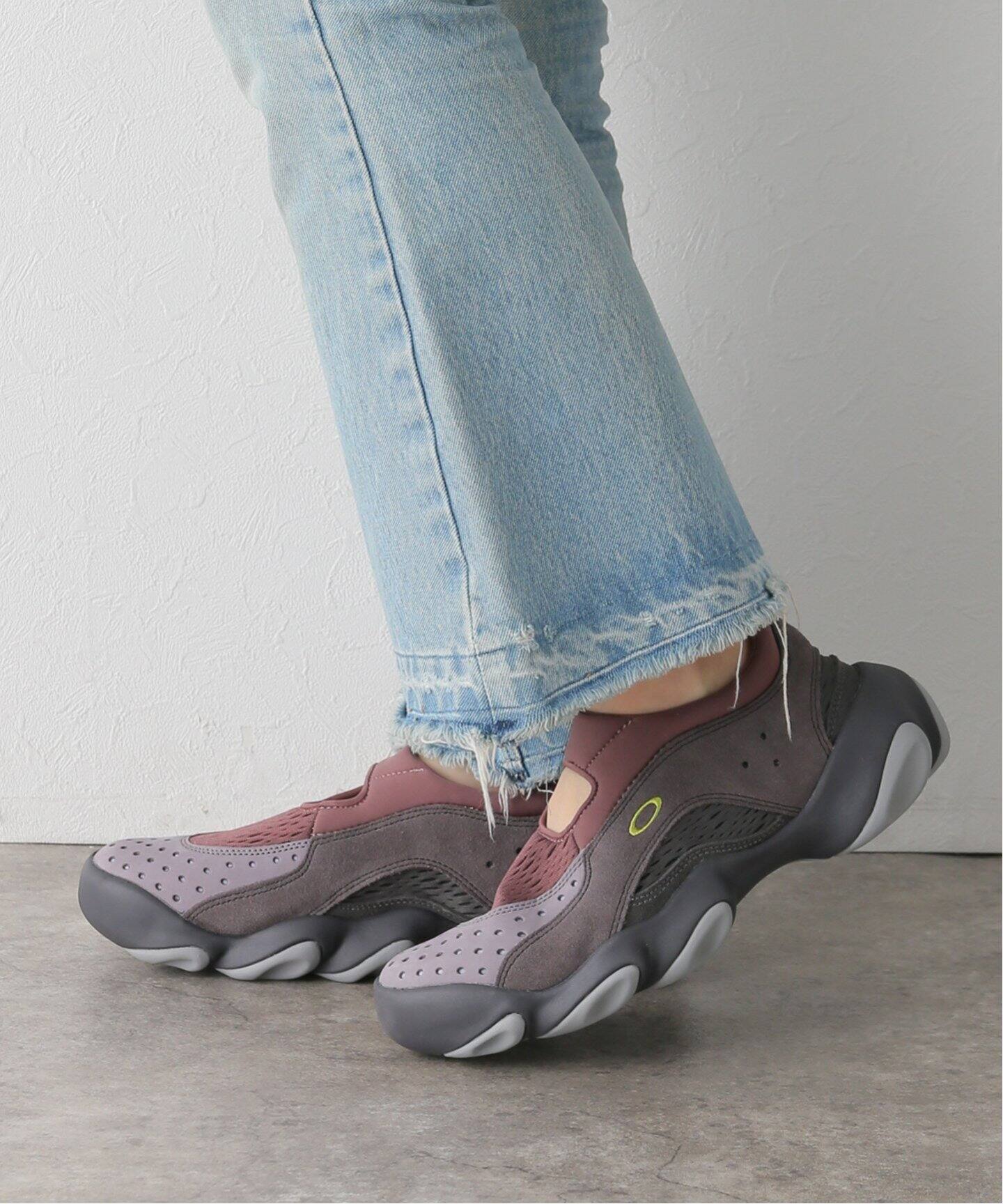 BRAIN DEAD×OAKLEY 】OFT Flesh Sandal：スニーカー（スニーカー 