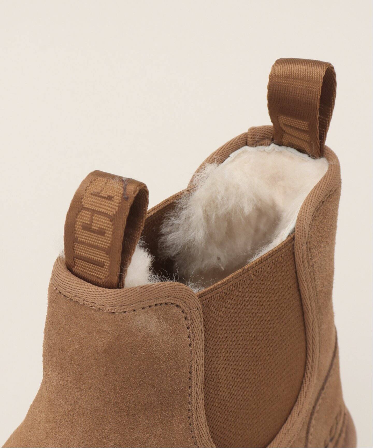 UGG / アグ】 Platform Chelsea Boots（ブーティ・ショートブーツ  