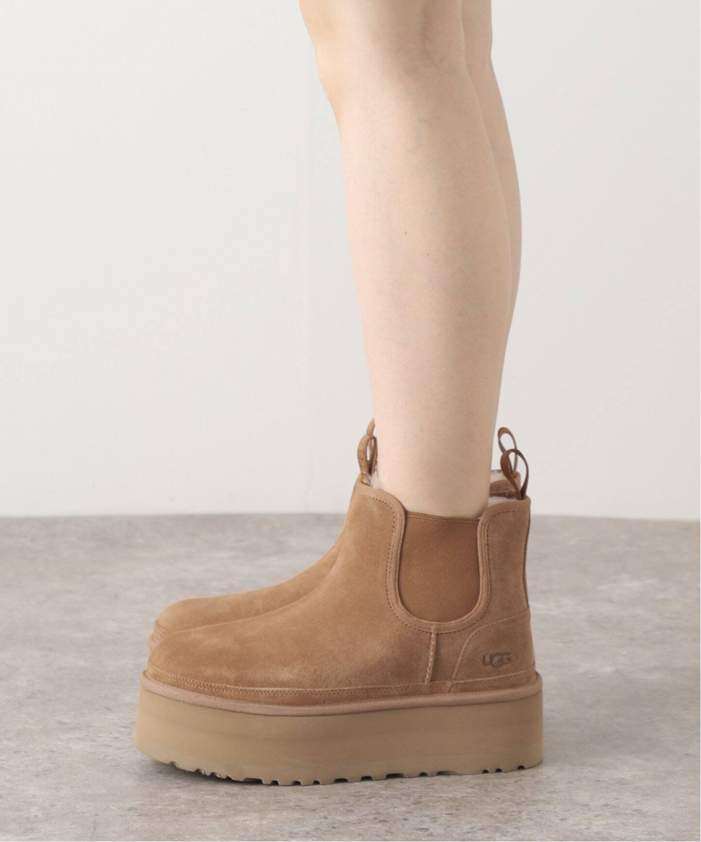 UGG / アグ】 Platform Chelsea Boots（ブーティ・ショートブーツ  