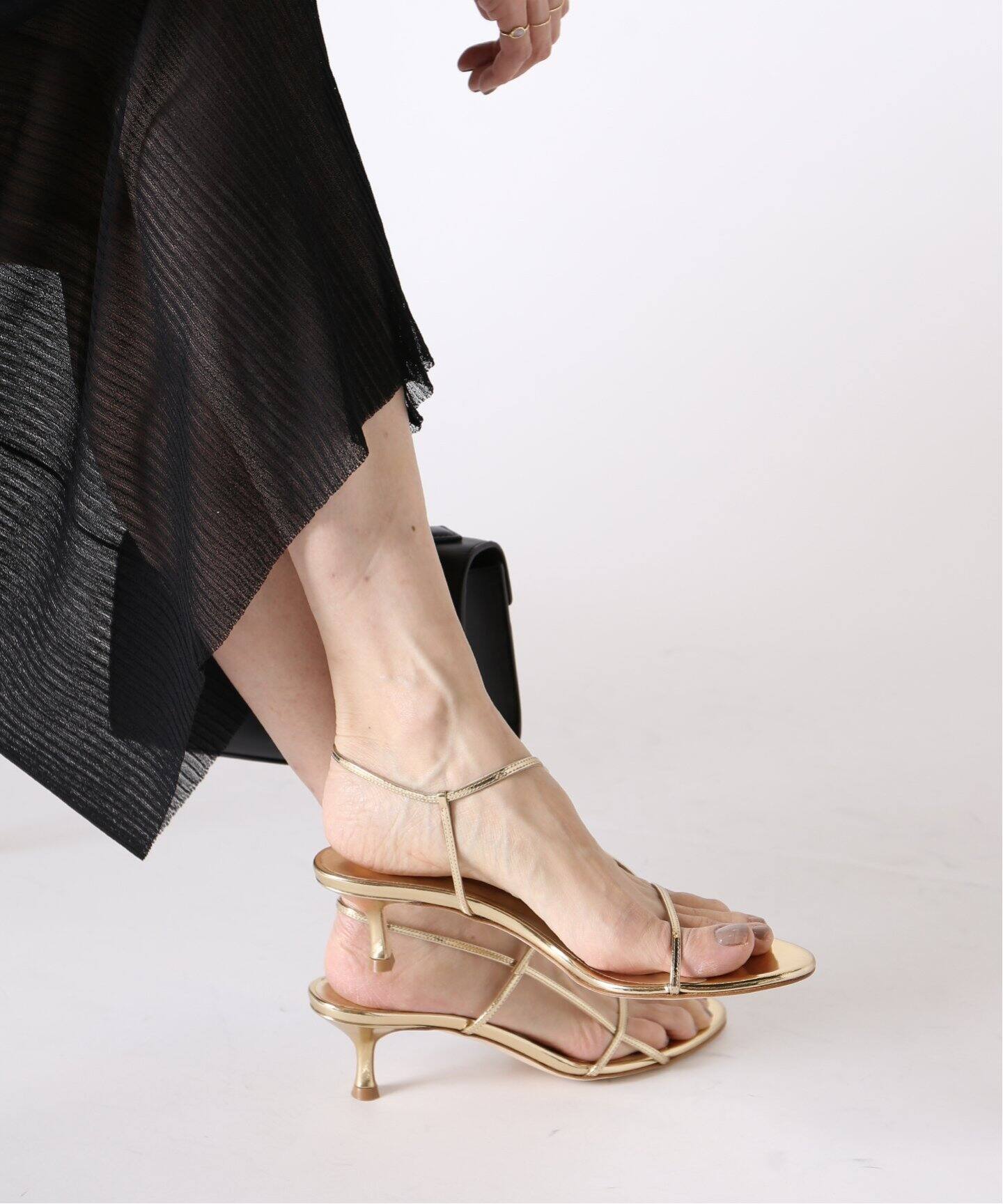 BRENTELLA/ブレンテッラ】GOLD STRAP サンダル(5.5cm)（サンダル 