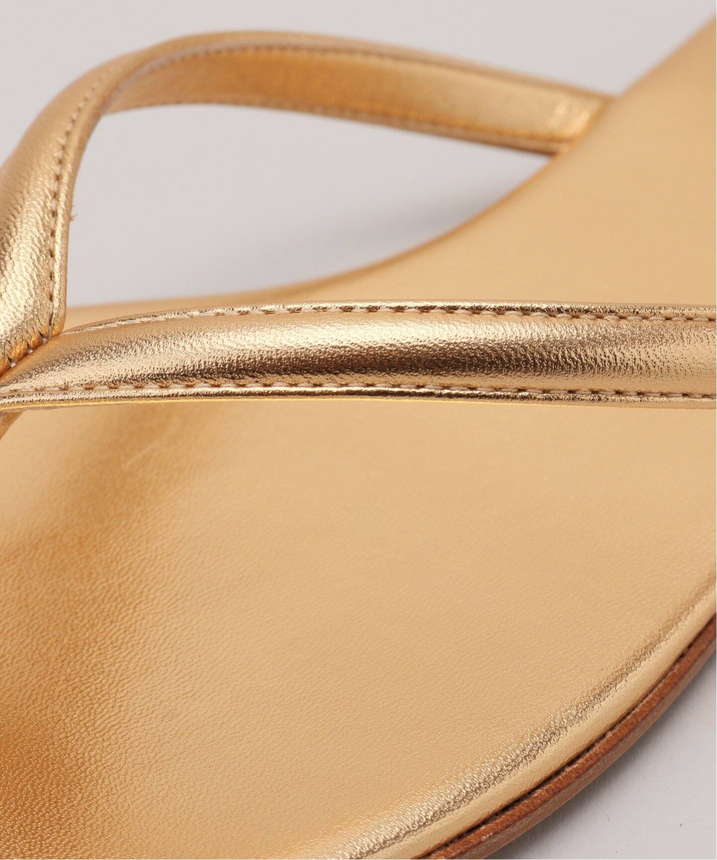 GIANVITO ROSSI/ジャンヴィト ロッシ】GOLD FLAT サンダル（サンダル  