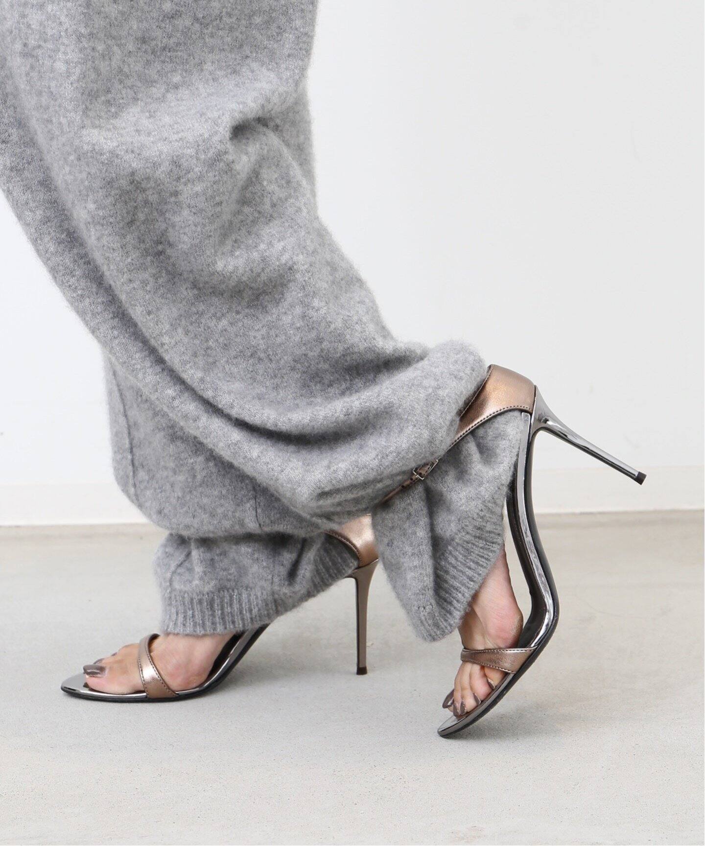 GIUSEPPE ZANOTTI/ジュゼッペ ザノッティ】 HEEL SANDAL（サンダル  