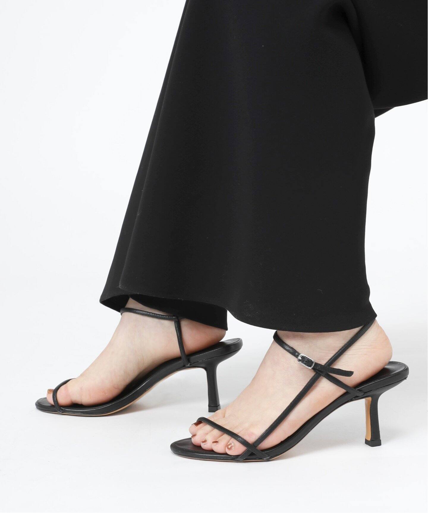 お値下げ中！トニービアンコストラップサンダル8/24.5cm～25cm（TONY  