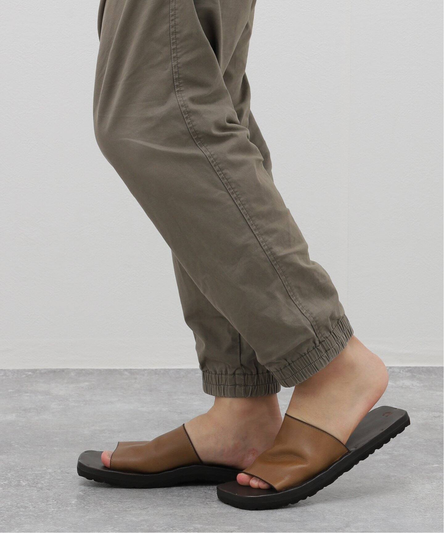 JUTTA NEUMANN / ユッタ ニューマン】Sam Squ（サンダル）｜JOURNAL  