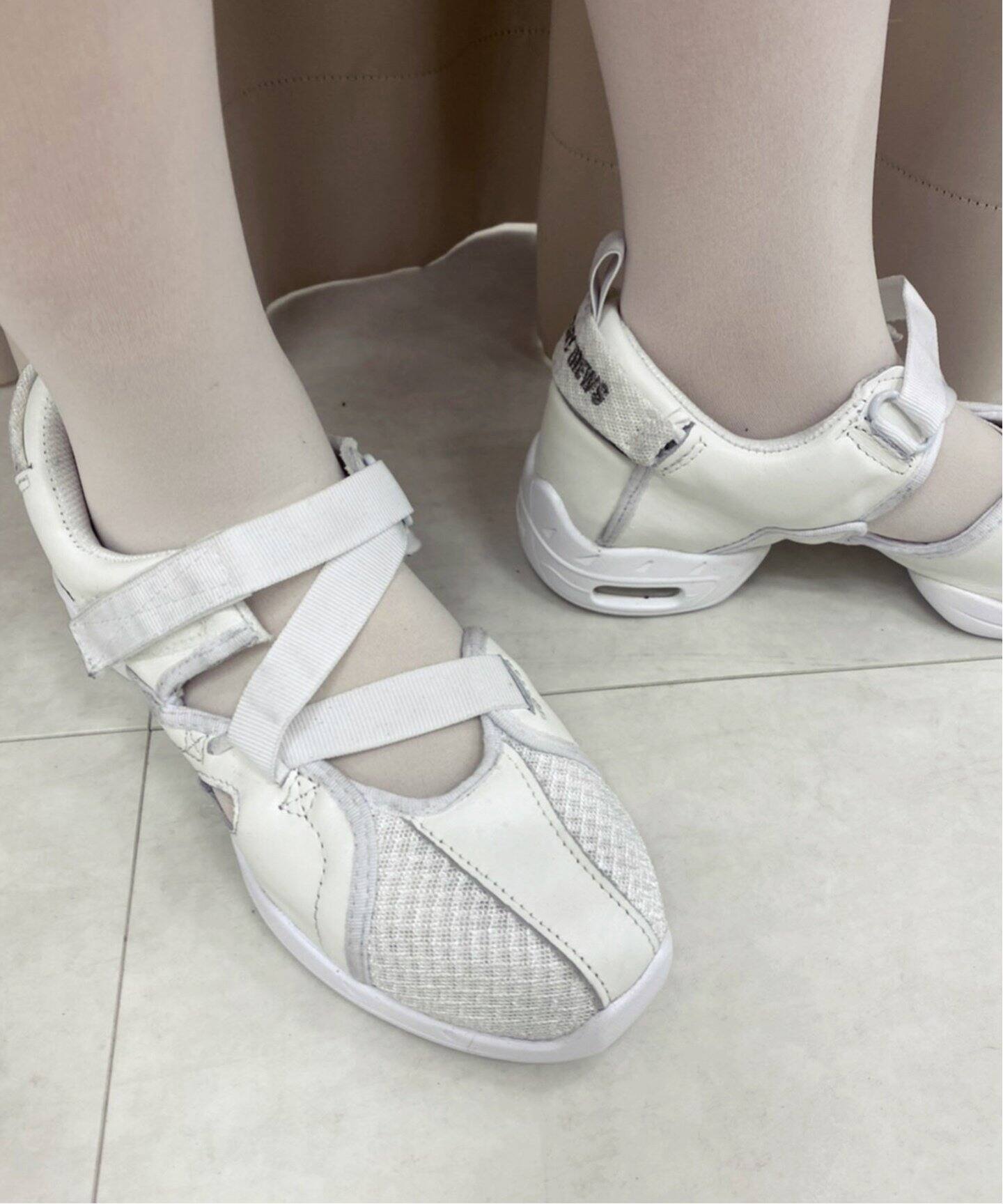 Foundry Mews / ファウンドリー ミューズ】white canvas shoes（その他 