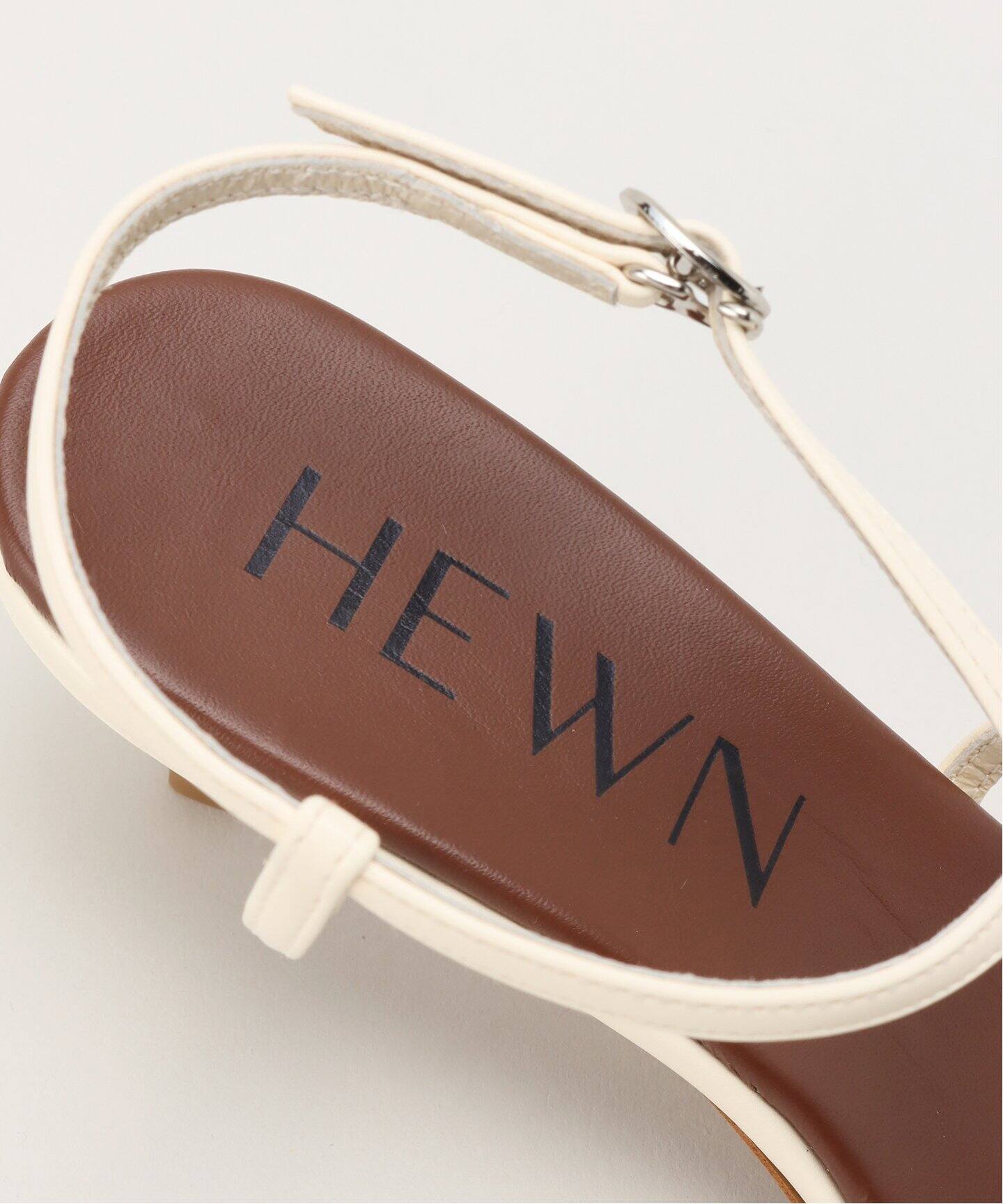 HEWN/ヒューン】Slant strap heels ストラップサンダル（サンダル 