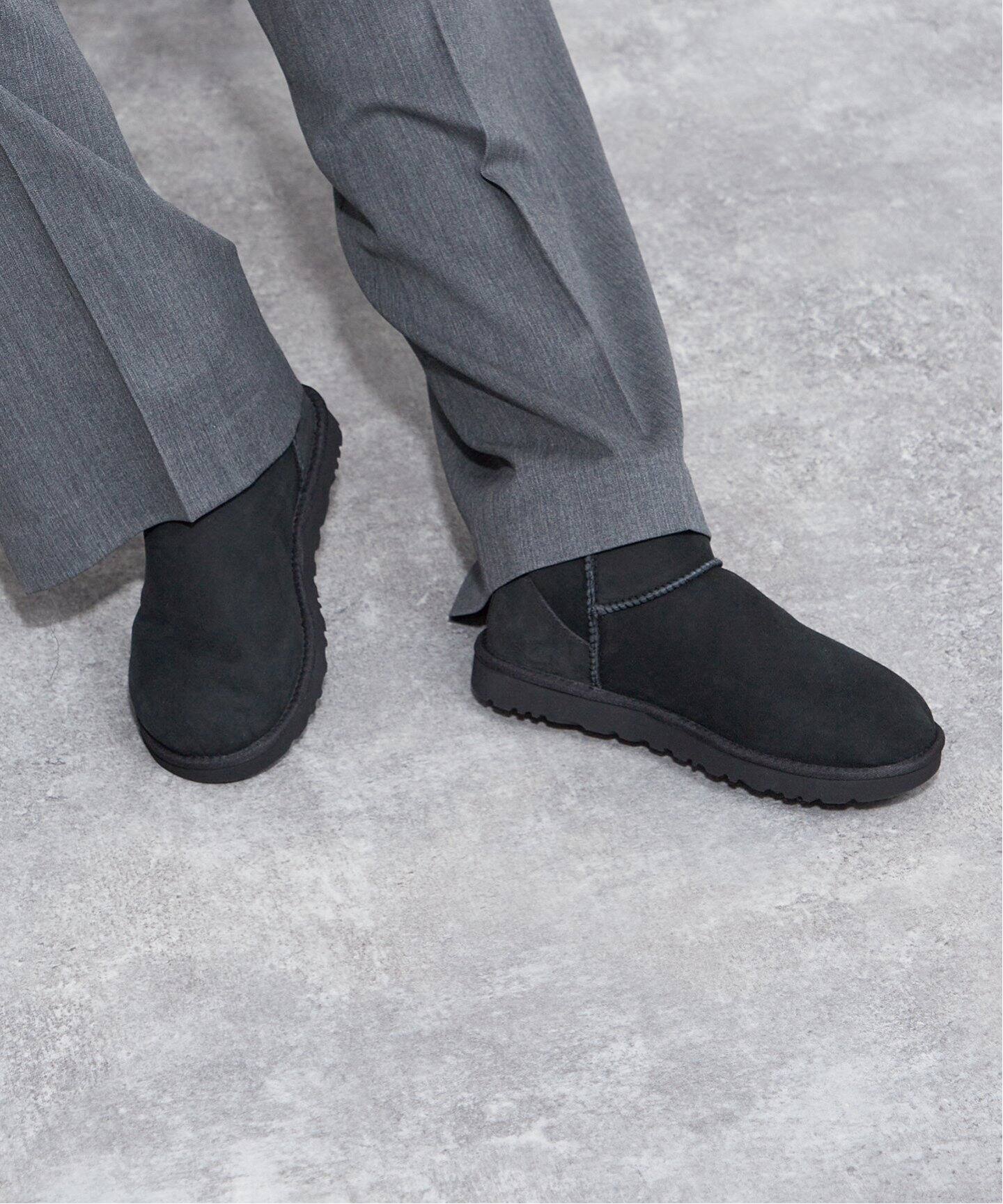 新品UGG 送料無料 W CLASSIC MINIブラック