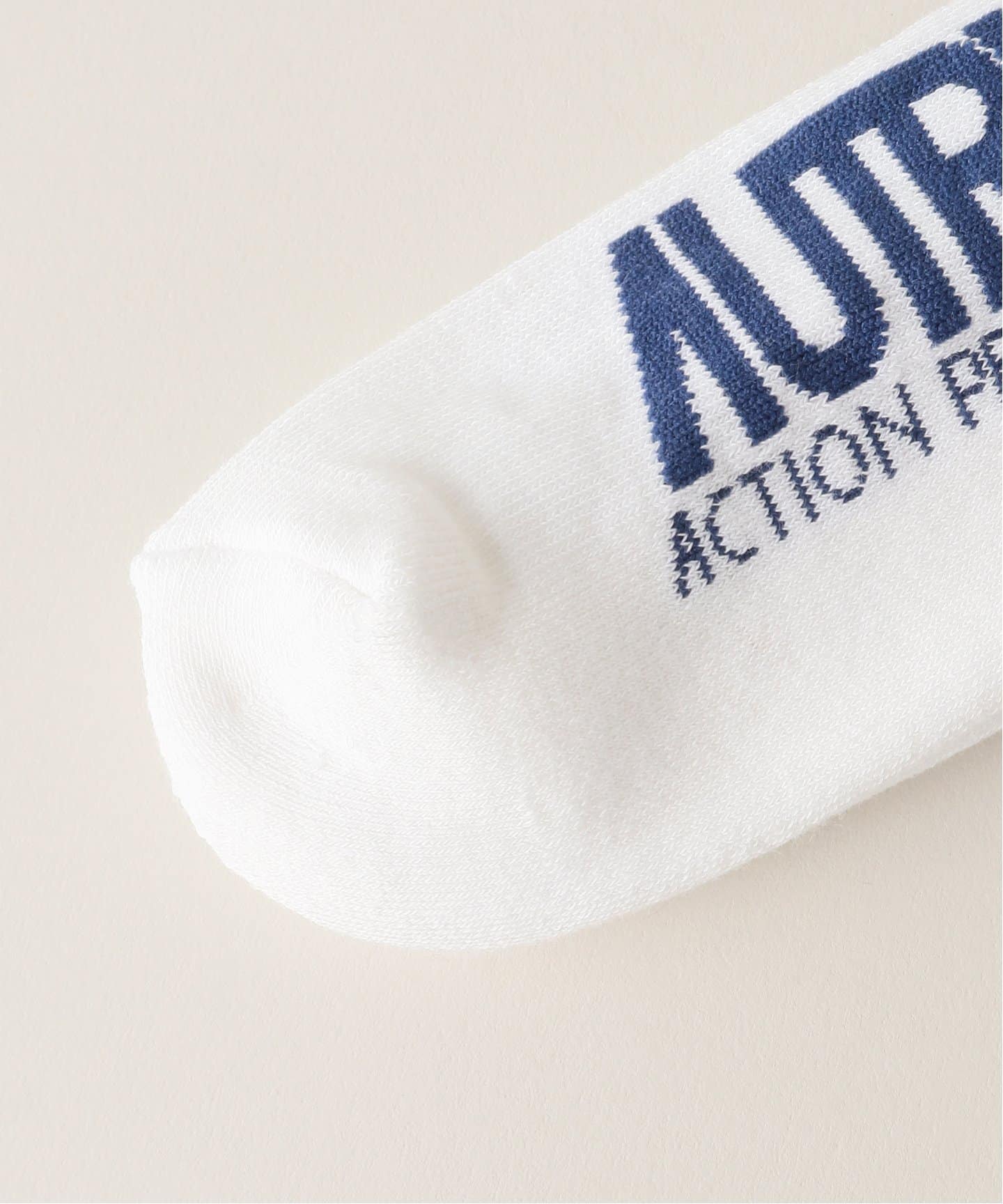 【AUTRY】ソックス ホワイト AUTRY(オートリー) 靴下・ソックス(メンズ) - 海外通販のBUYMA