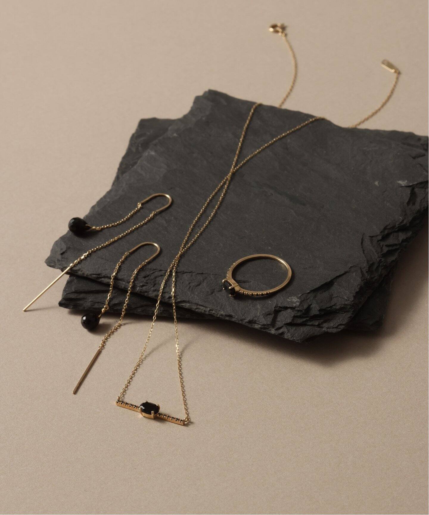 オーバルオニキスブラックダイヤネックレス K10（ネックレス）｜Lilas  