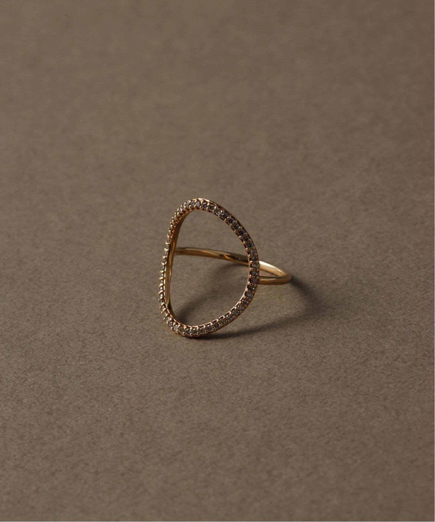 オーバルラインダイヤリング K10（リング）｜Lilas（リラ）の通販  