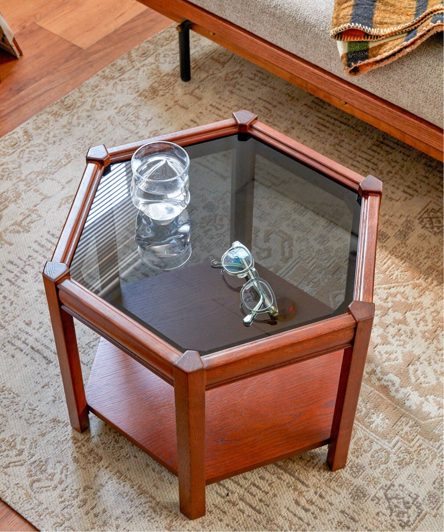 中型商品》BROOKS HEXAGON TABLE ブラックガラス ブルックスヘキサゴン  