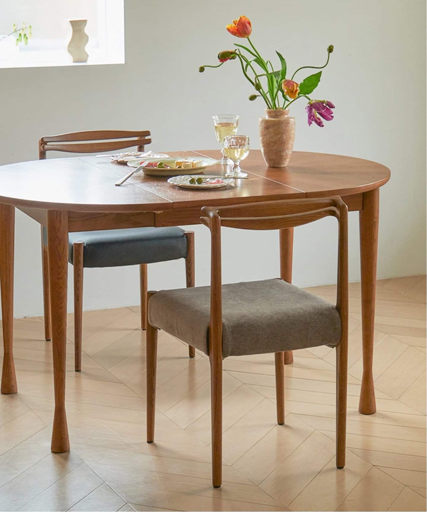 AROS ROUND TABLE brown アロスラウンドテーブル　ブラウン 大型商品》AROS ROUND TABLE brown アロス ラウンド テーブル