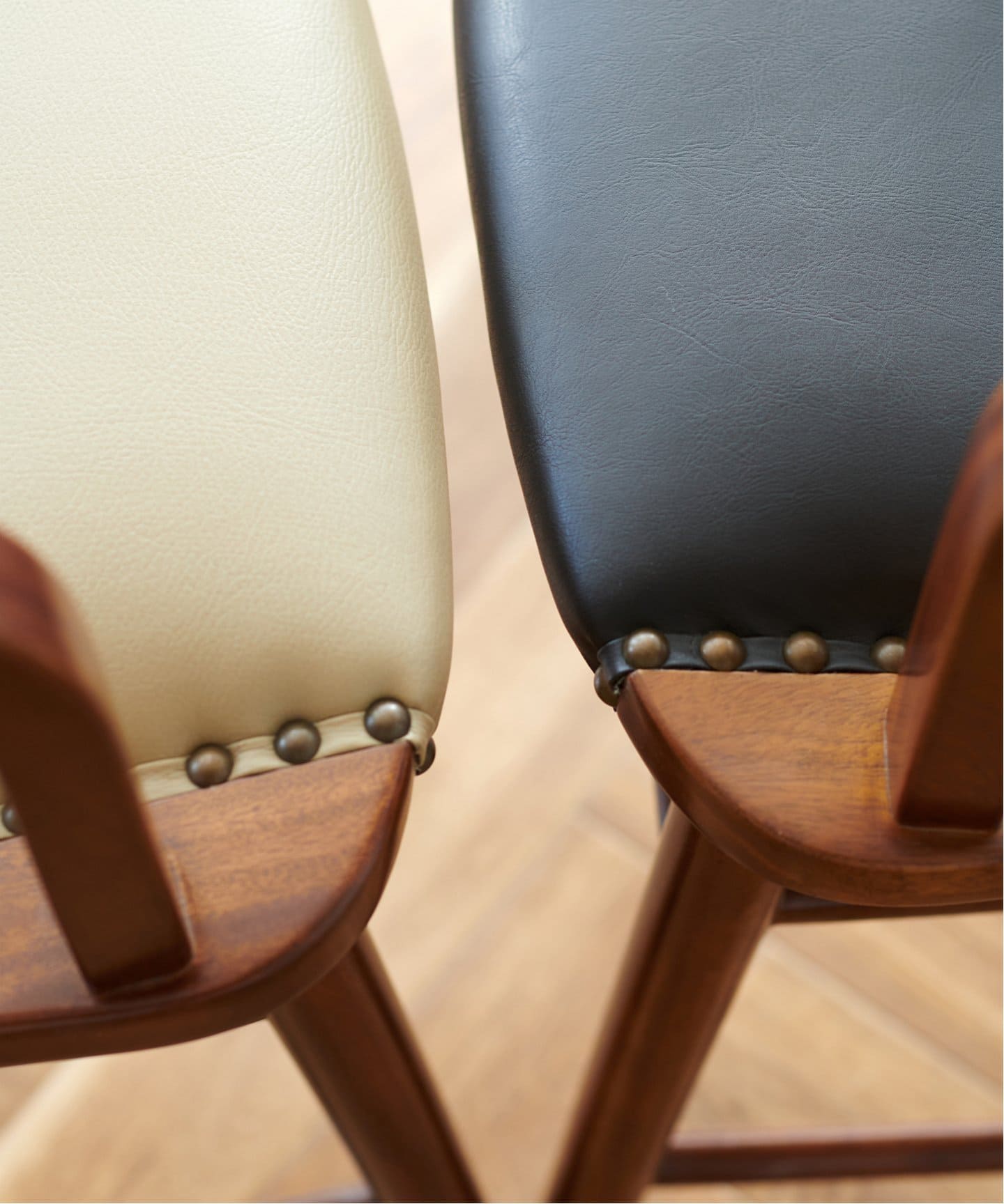 大型商品》OAKS ARM CHAIR_PVC BE オークスアームチェア（チェア