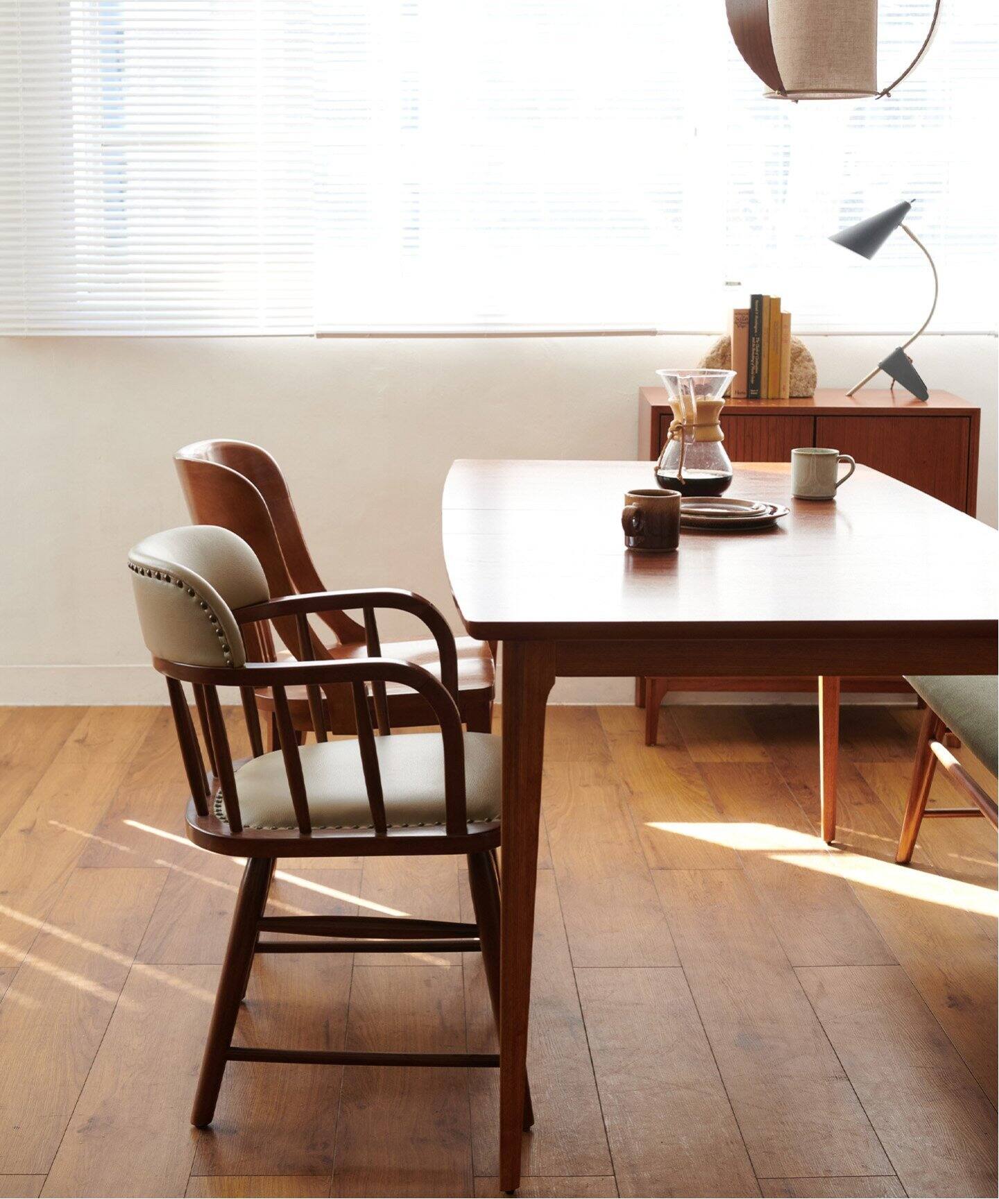 大型商品》OAKS ARM CHAIR_PVC BE オークスアームチェア（チェア