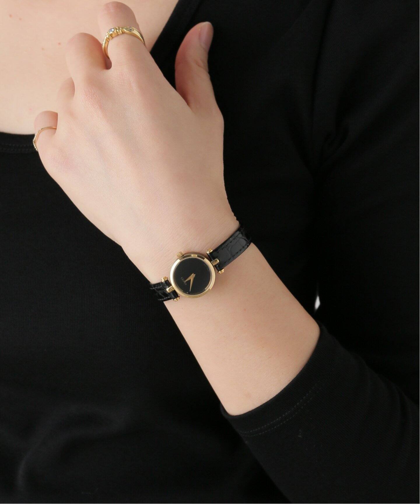 GUCCI / グッチ】Vintage Watch 2000L（ヴィンテージ）｜HIROB