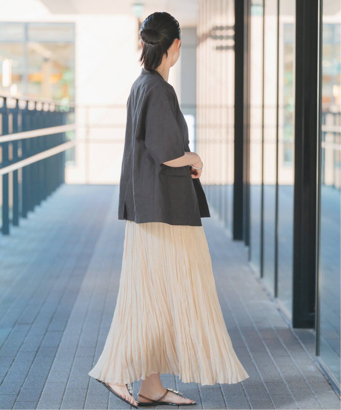イエナ　リネン入りノーカラージャケット　ハーフスリーブ　ストレッチ入り リネン混ハーフスリーブジャケット（ノーカラージャケット）｜IENA