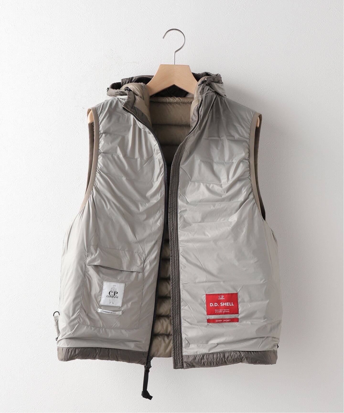 C.P. Company / シーピーカンパニー】OUTERWEAR VEST IN DD SHELL 
