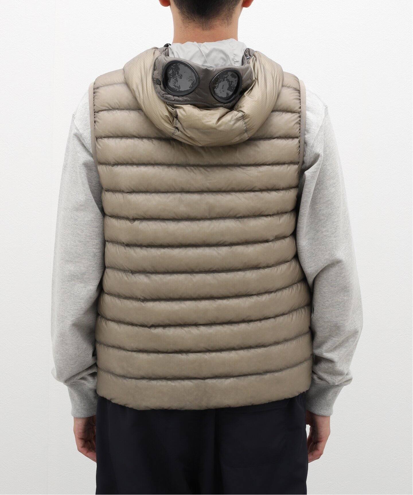 C.P. Company / シーピーカンパニー】OUTERWEAR VEST IN DD SHELL 