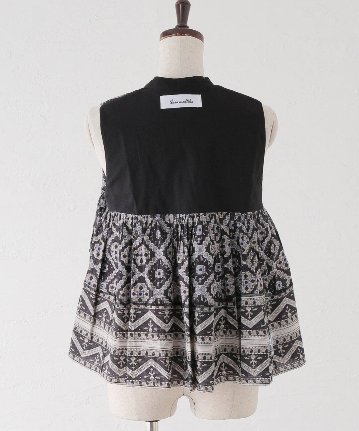 SARA MALLIKA】KAREENA SQUARE PRINT RABARI：ベスト（ベスト