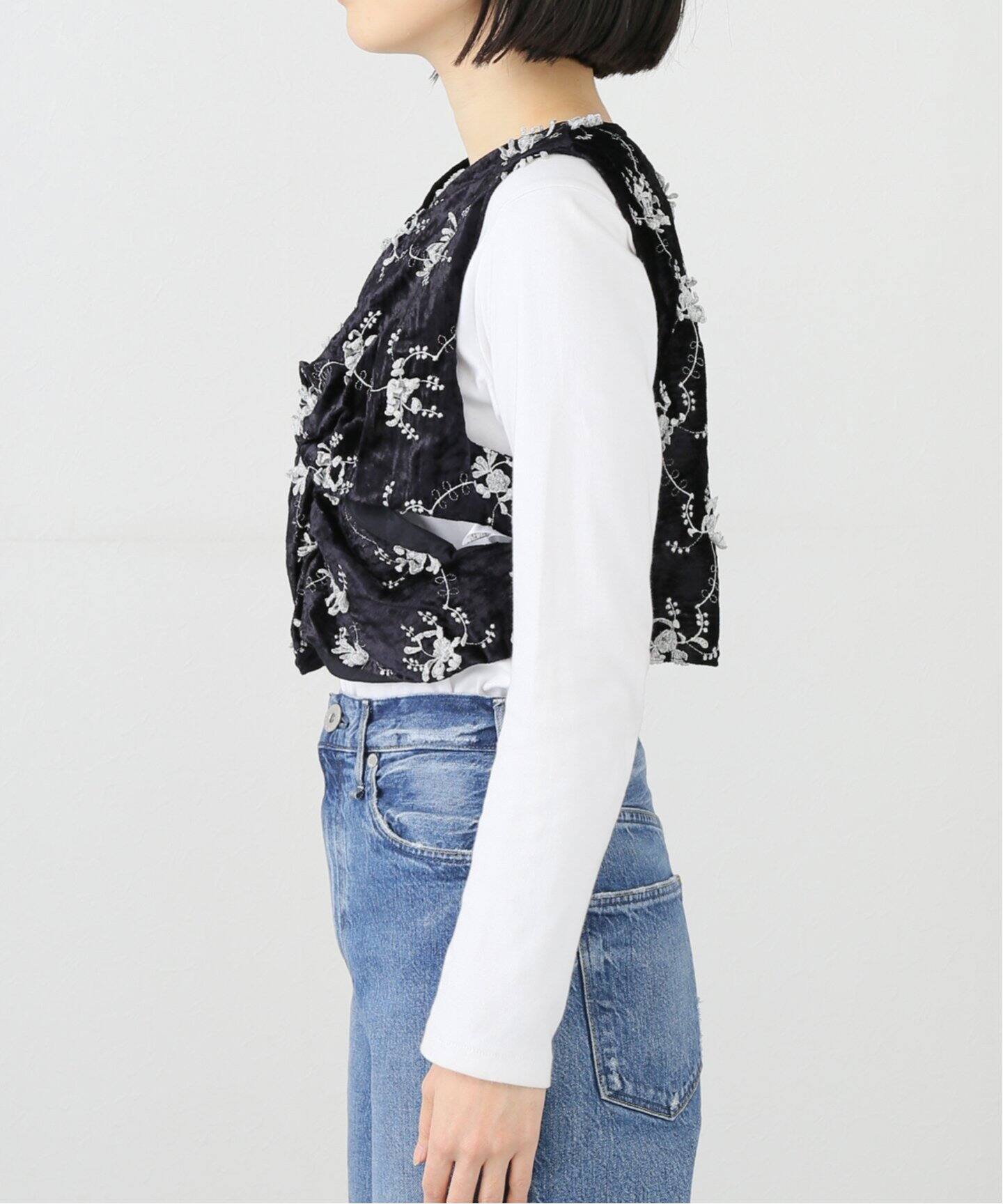 crinkle crinkle crinkle】velvet 3D embroidery vest：ベスト（その他