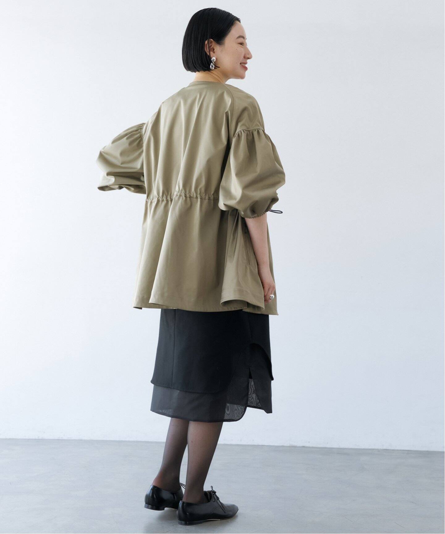 ノーカラーギャザーZIPブルゾン（その他ブルゾン／アウター）｜VERMEIL  