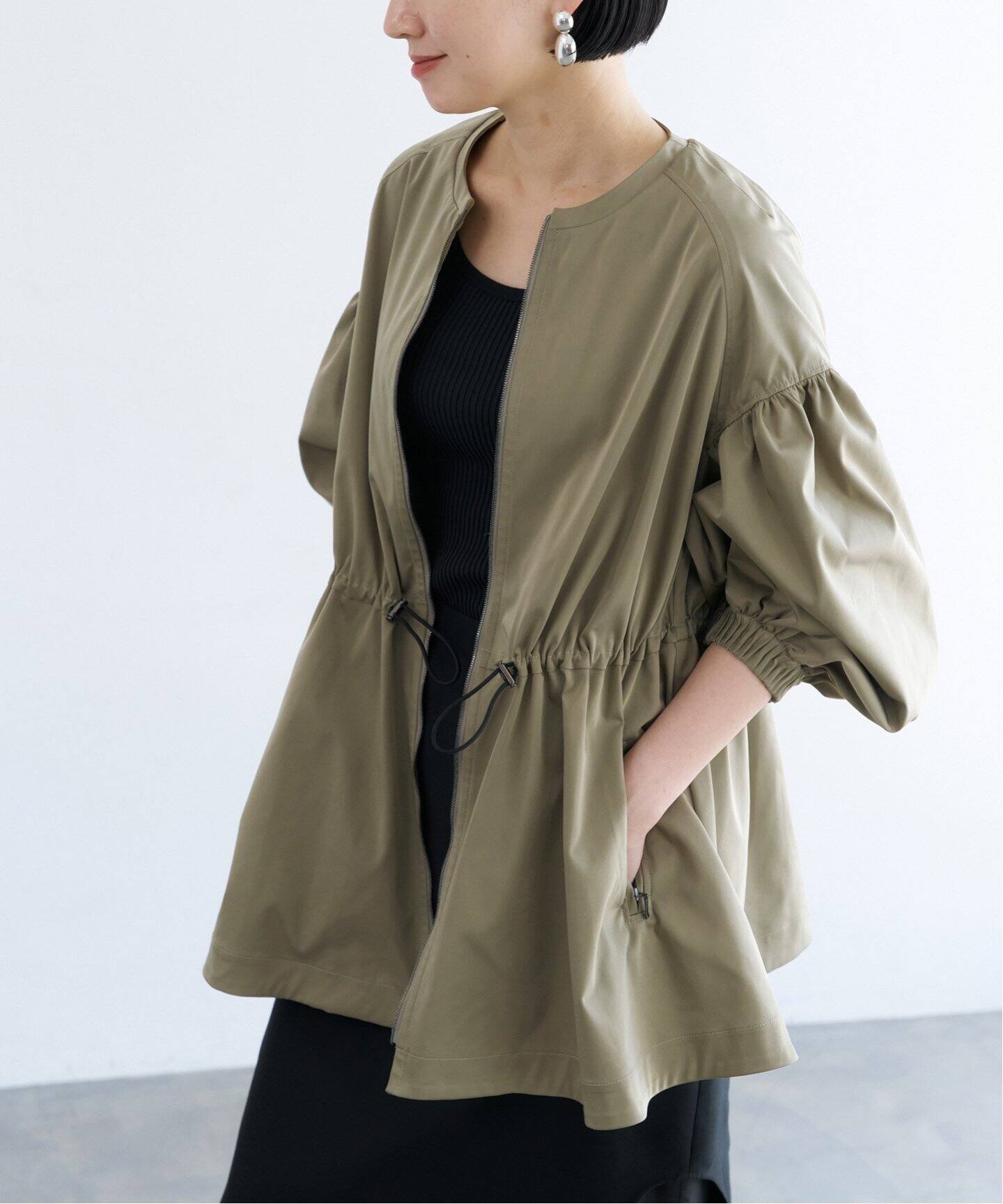 ノーカラーギャザーZIPブルゾン（その他ブルゾン／アウター）｜VERMEIL  