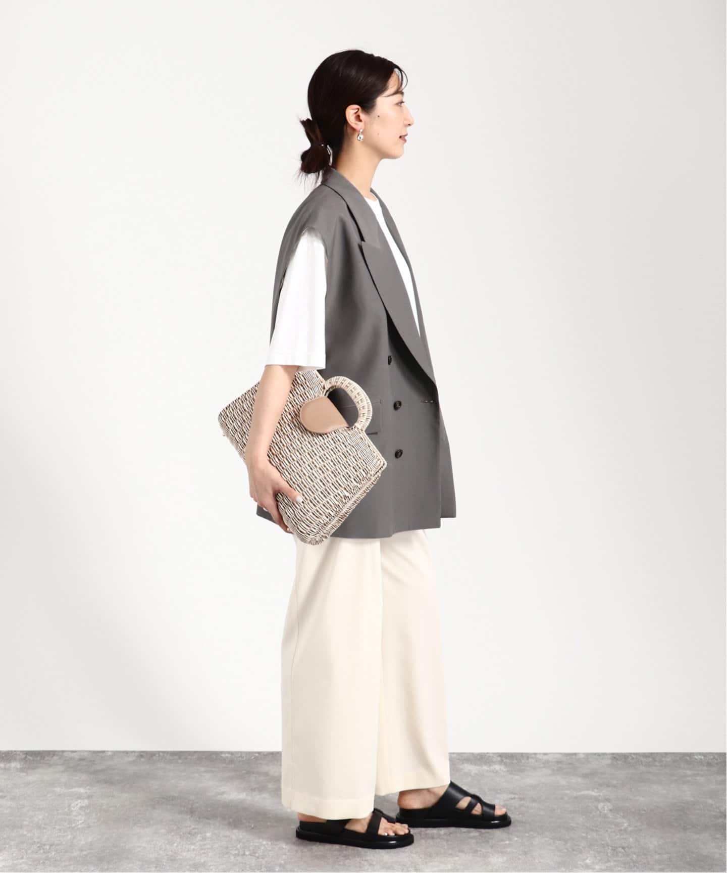 【UJOH/ウジョー】6 BW Slit ベスト UJOH（ウジョー）の「【UJOH/ウジョー】《STUDIOUS別注